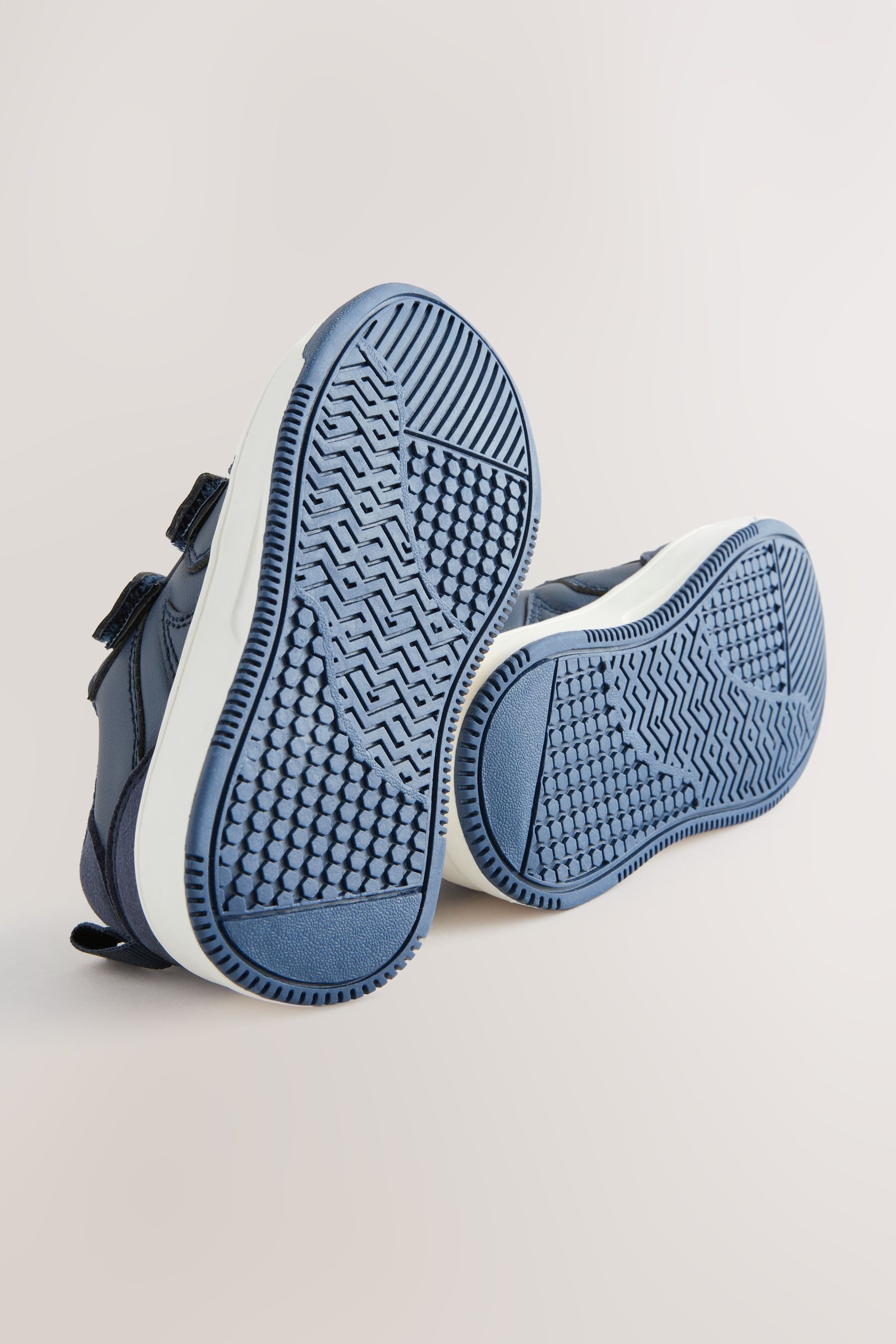 Next Sneaker mit doppeltem Klettverschluss - weit Sneaker (1-tlg)