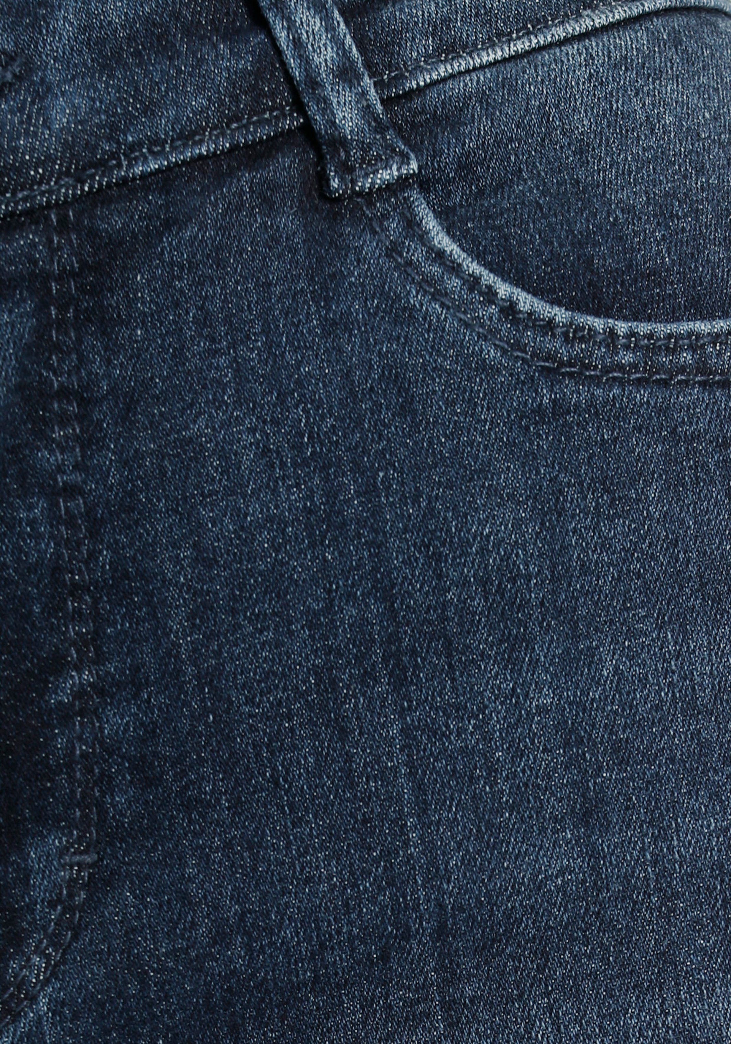 MAC Bootcut-Jeans Bein leicht geschnitten mit wash Dream-Boot ausgestelltem cobald authentic dark Gerade blue