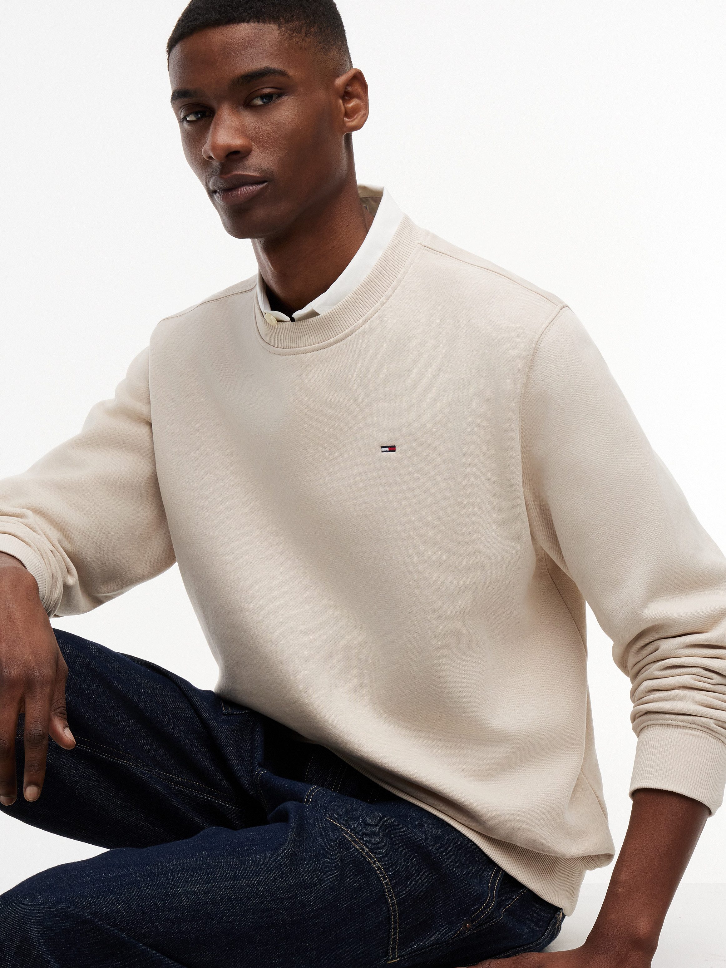 Tommy Jeans Sweatshirt TJM REGULAR FLAG CREW NECK Mit besticktem Markenlogo auf Brusthöhe