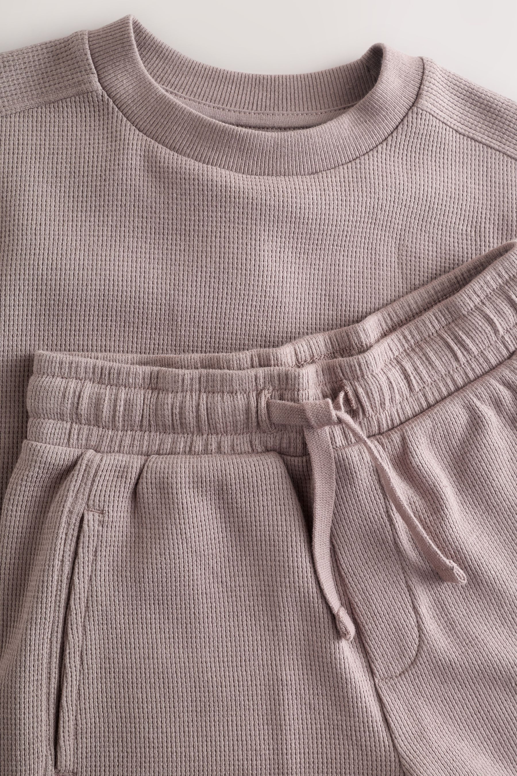 Next T-Shirt & Shorts Strukturiertes T-Shirt und Shorts, Set (2-tlg)