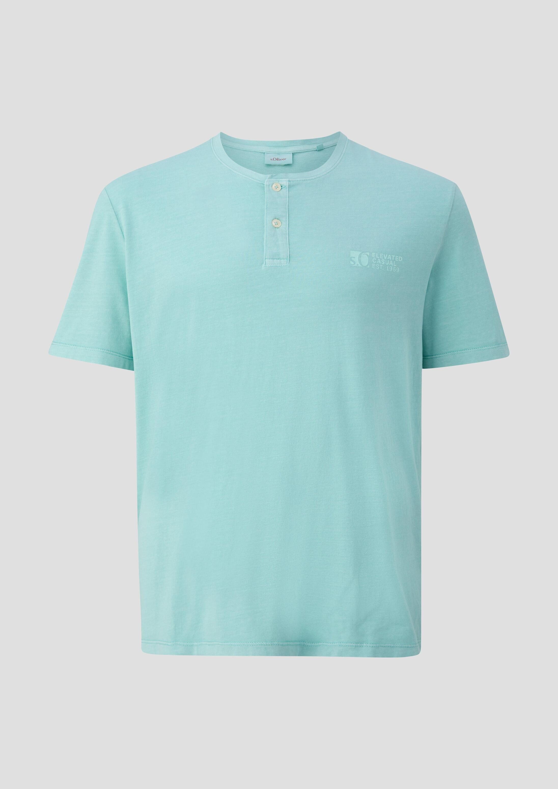 s.Oliver Kurzarmshirt T-Shirt T-Shirt mit Garment Dye und Henley-Ausschnitt