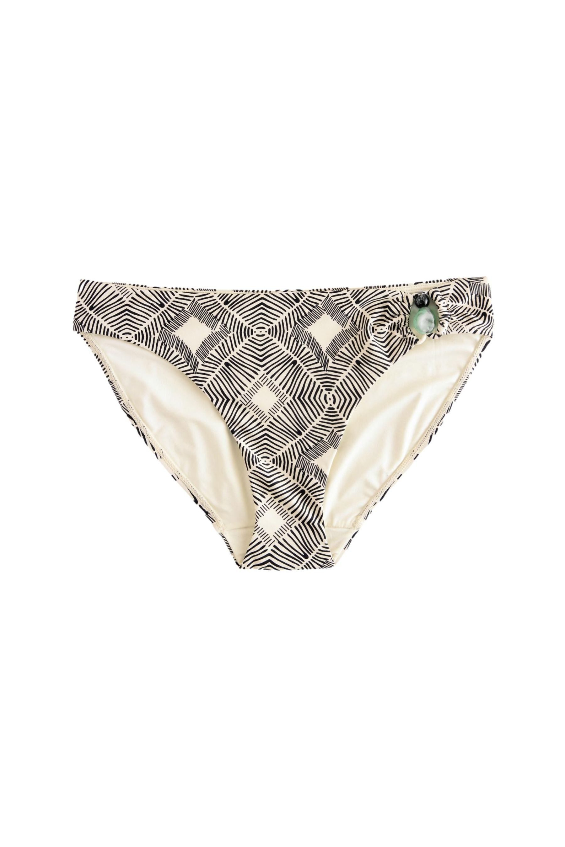 Next Bikini-Hose Asymmetrische Bikinihose mit Perlen, hohes Bein (1-St) günstig online kaufen