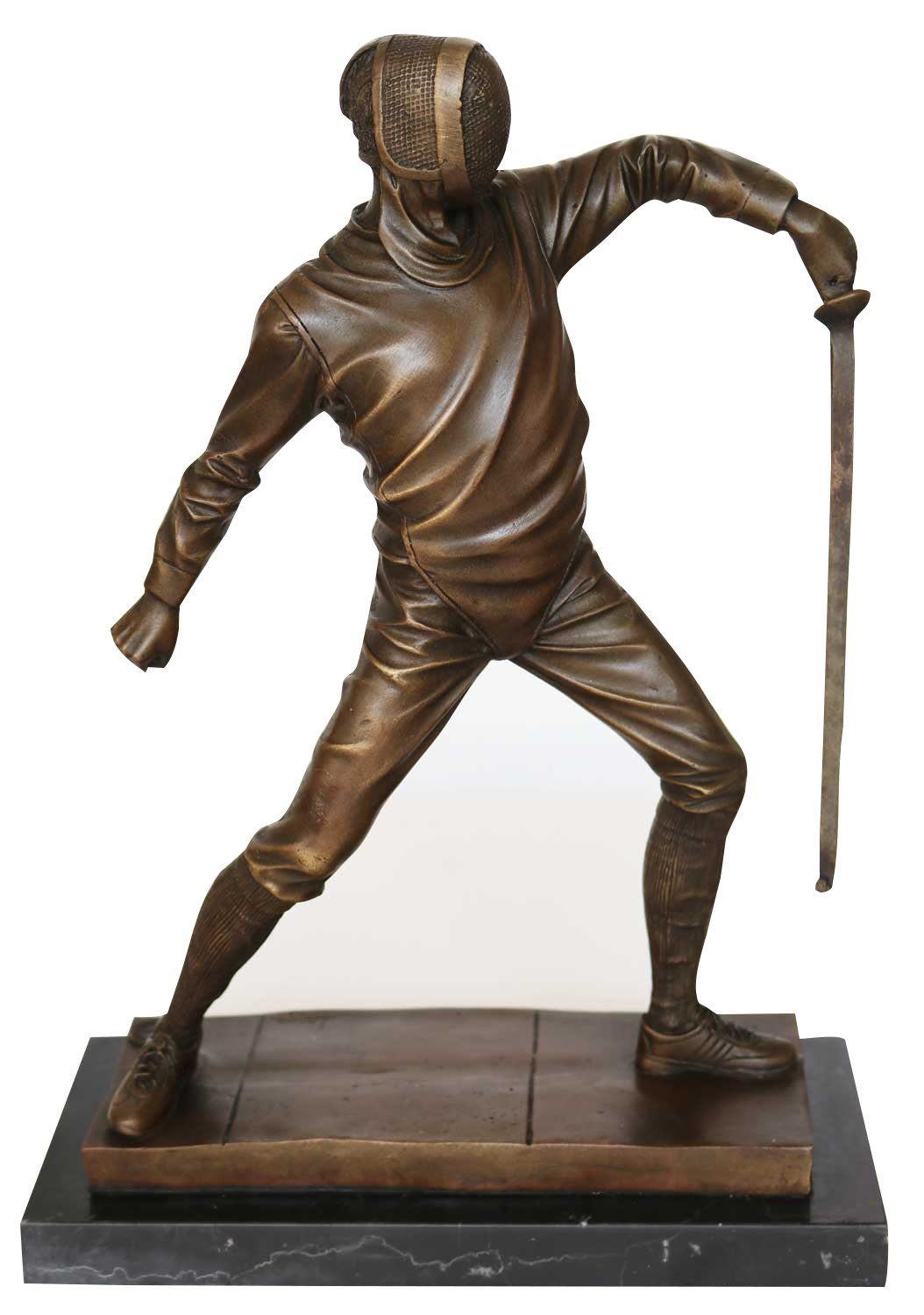 Skulptur Bronze Sport Statue im Bronzeskulptur Fechter Figur Fechten Antik-Stil Aubaho