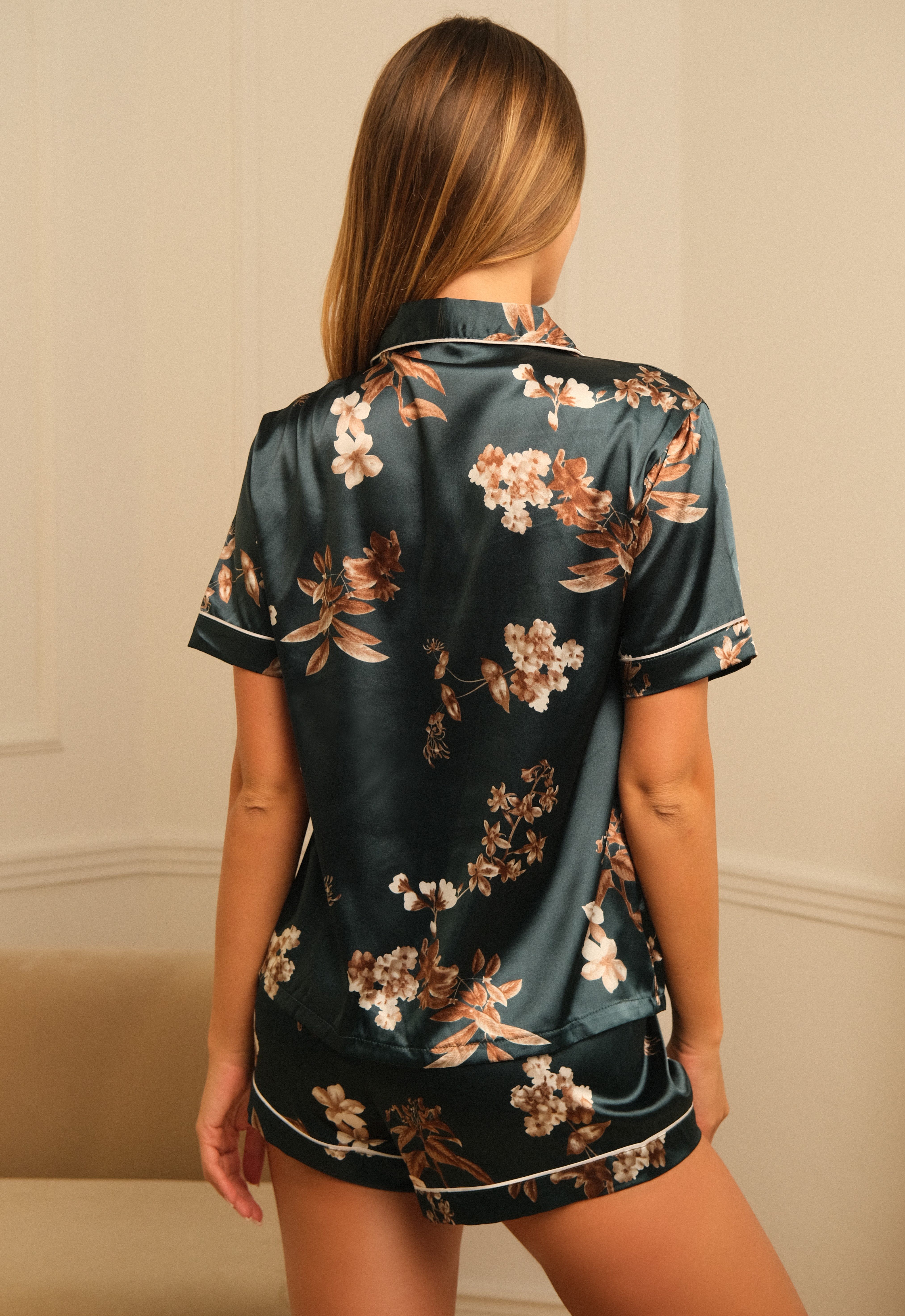 Orchibelle Pyjama Damen Satin Schlafanzug – Kurzarm Nachtwäsche mit Blumenmuster (Set, 2 tlg., Kurzärmliges Oberteil + Shorts) Bequeme Homewear – Elegante Loungewear für stilvolle Momente
