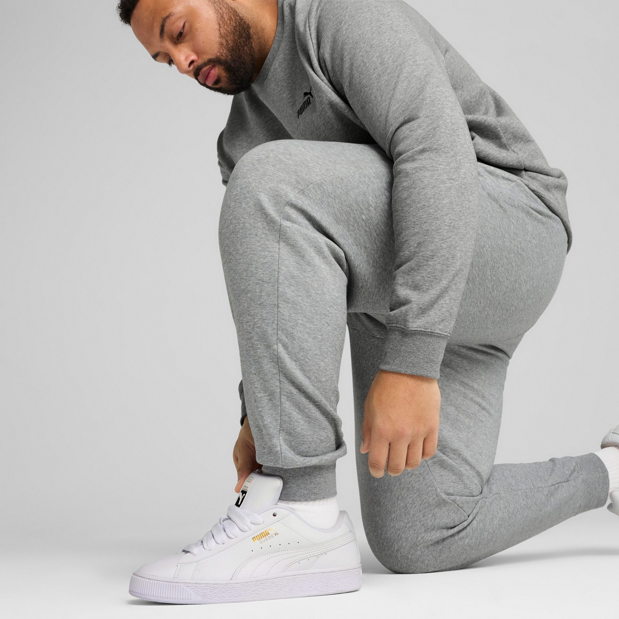 PUMA Trainingshose ESS NO. 1 LOGO SWEATPANTS FL CL mit Eingrifftaschen, elastischer Bund mit Kordelzug