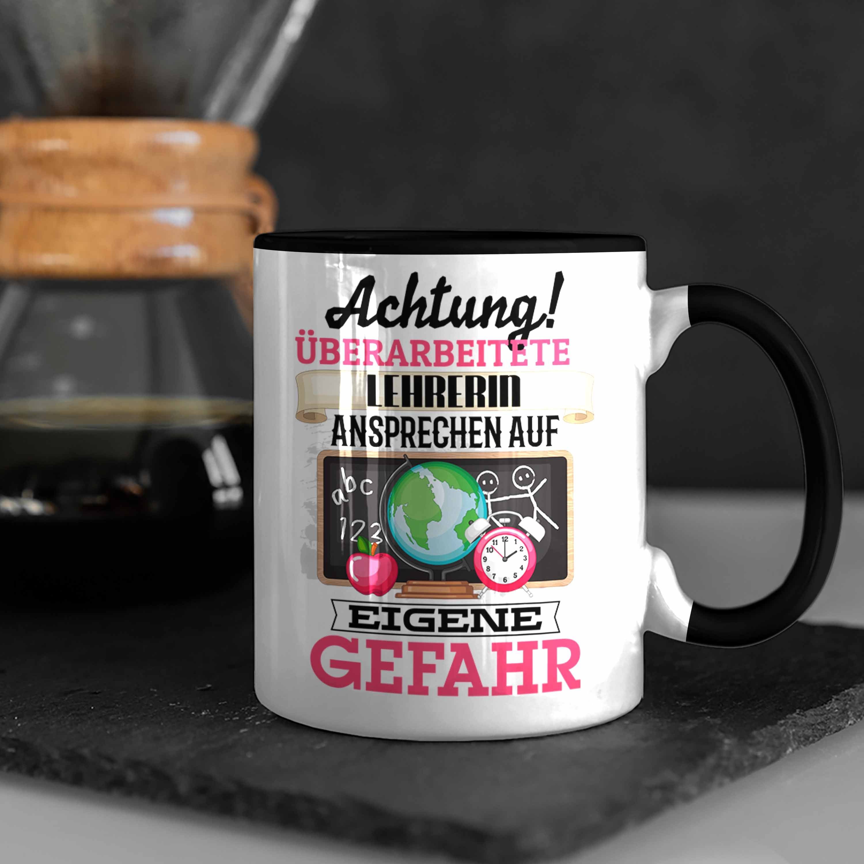Trendation Tasse Lehrerin Tasse Spruch Lustiger Geschenkidee Schwarz Kaffeebecher für Geschenk