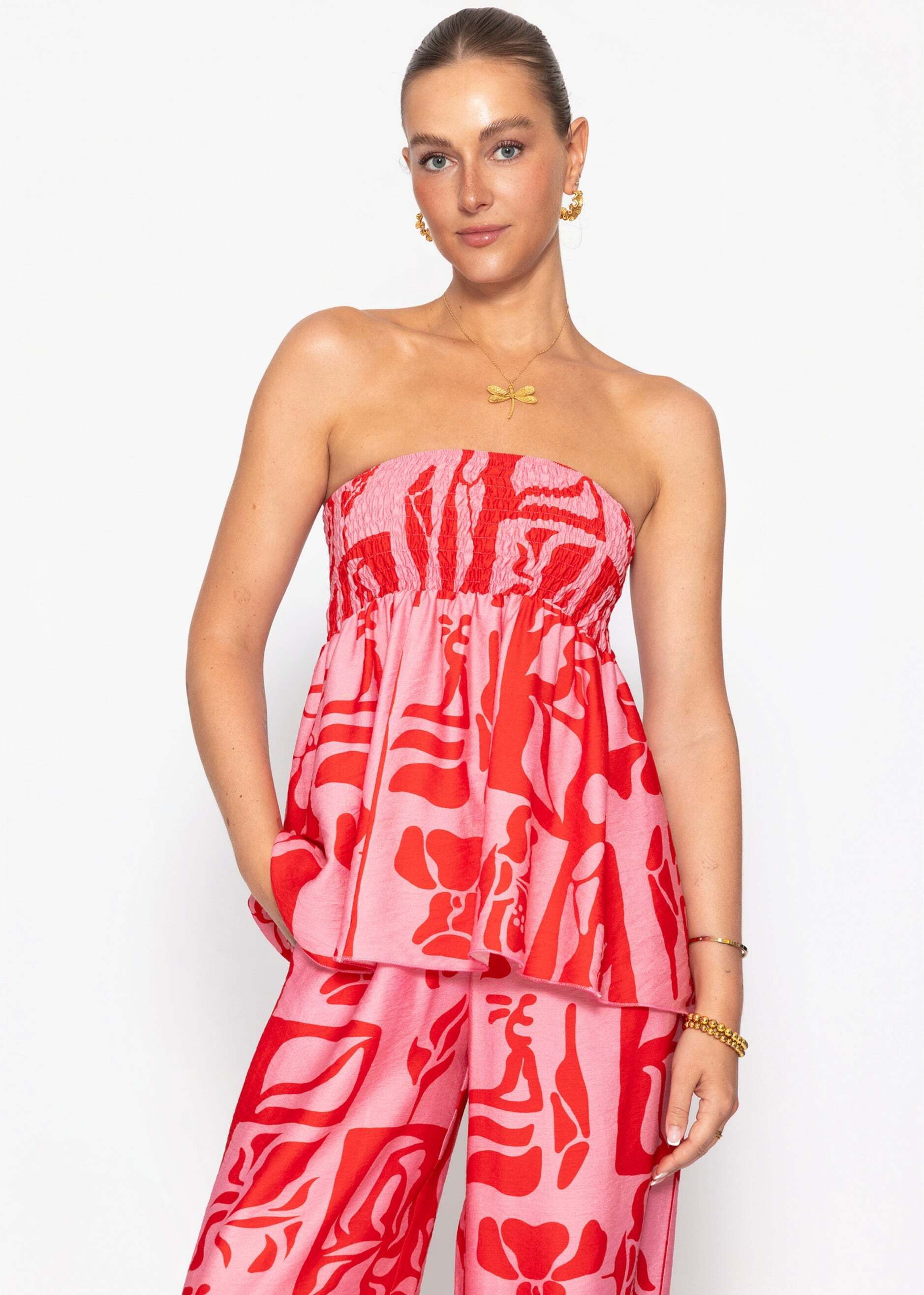 SASSYCLASSY Bandeautop Bandeau Top mit Kunstprint für Damen Gesmoktes Top mit locker fallendem Volant in fließender Passform