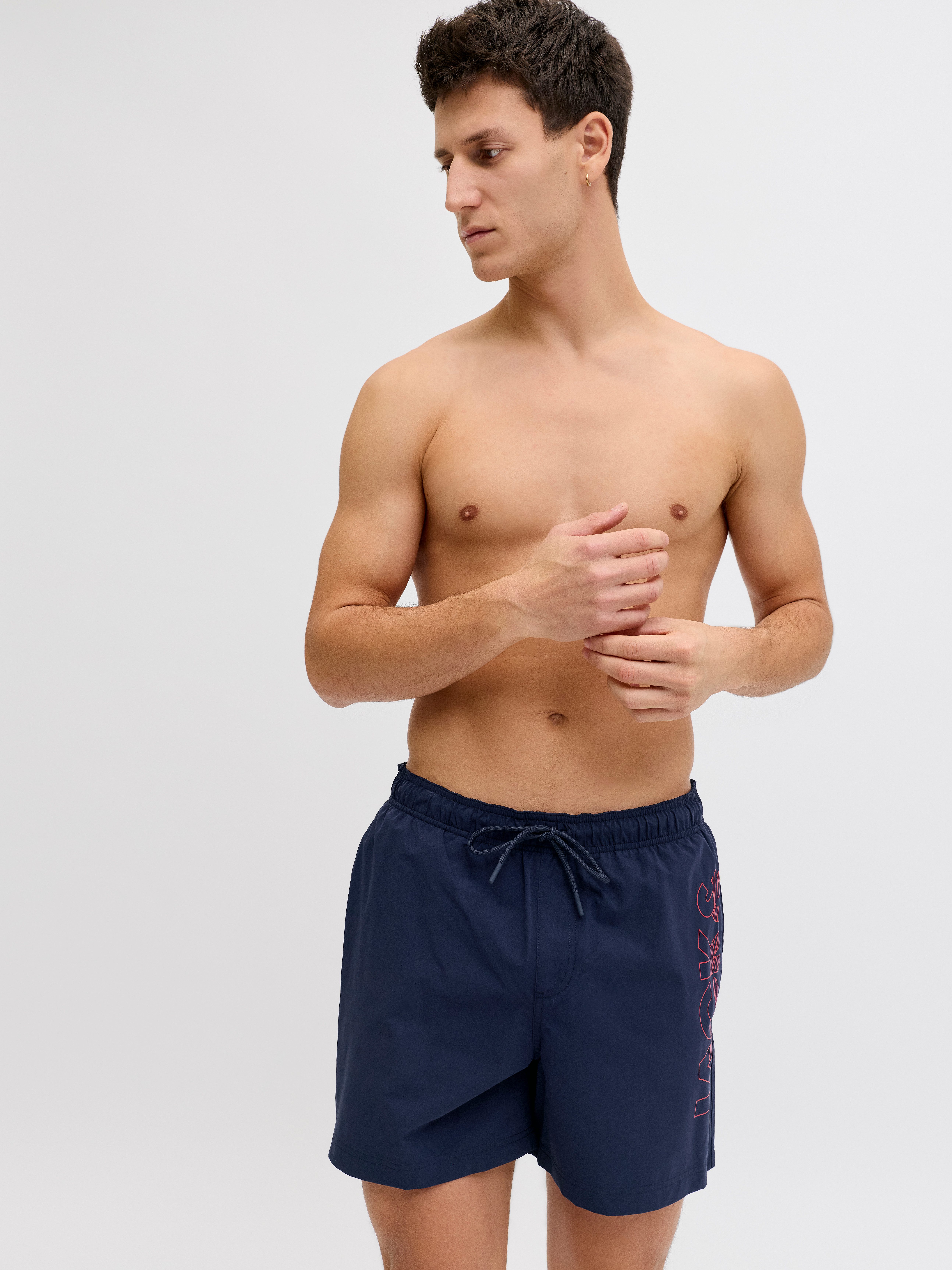 Jack & Jones Badeshorts JPSTMAUI WAVE LOGO SWIM SHORTS SN Kunstfaser, normal geschniten