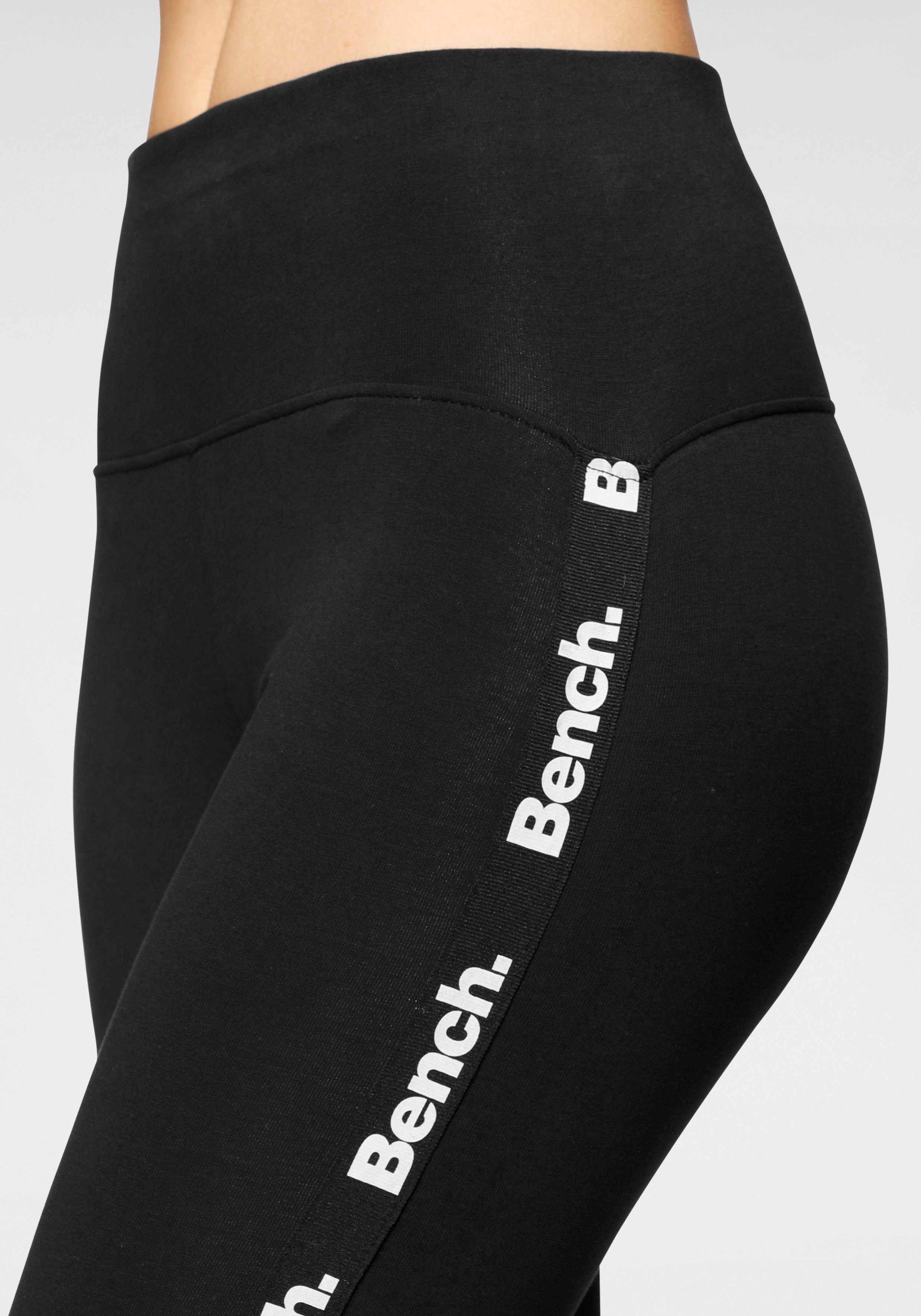 Bench. Loungewear Leggings mit bedruckten Tapestreifen, Loungewear