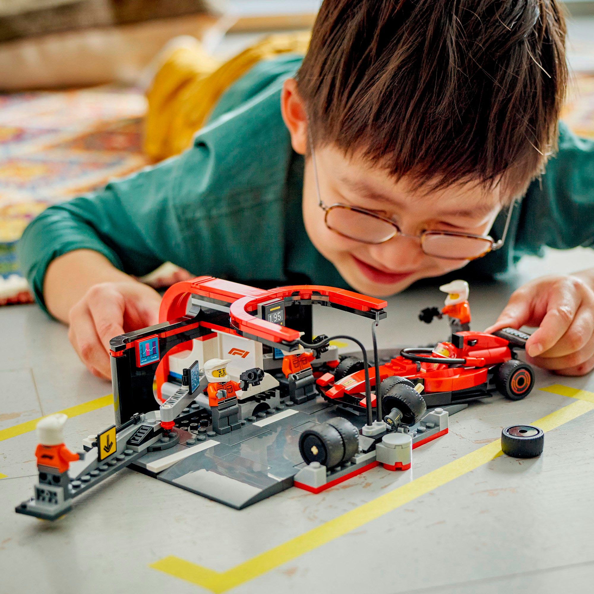 LEGO® F1® Boxenstopp mit Boxencrew und günstig online kaufen