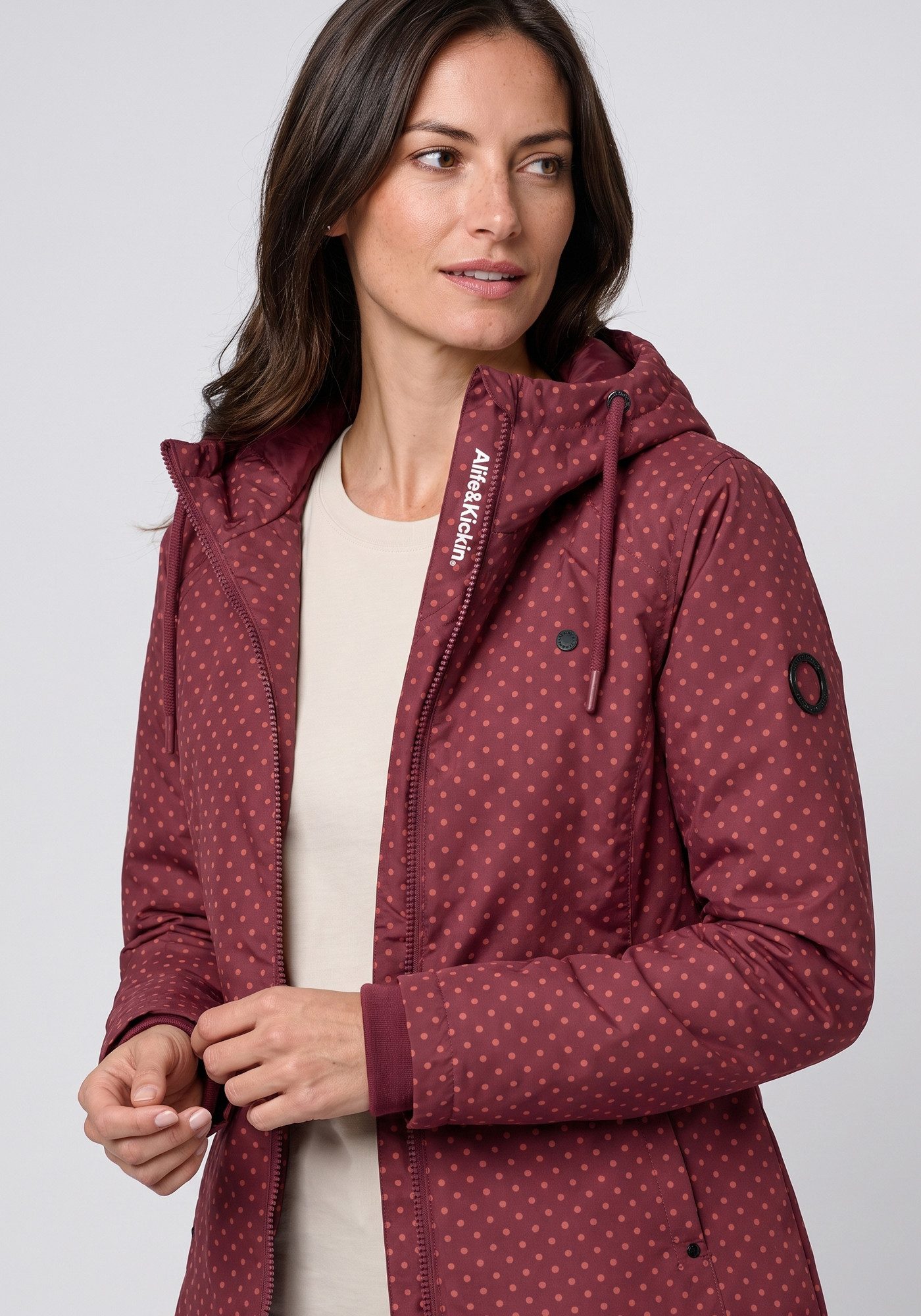 Alife & Kickin Outdoorjacke LILOUAKB aus Polyester, wasserabweisend, normale Passform, mit Reißverschluss – Bild 2 von 5