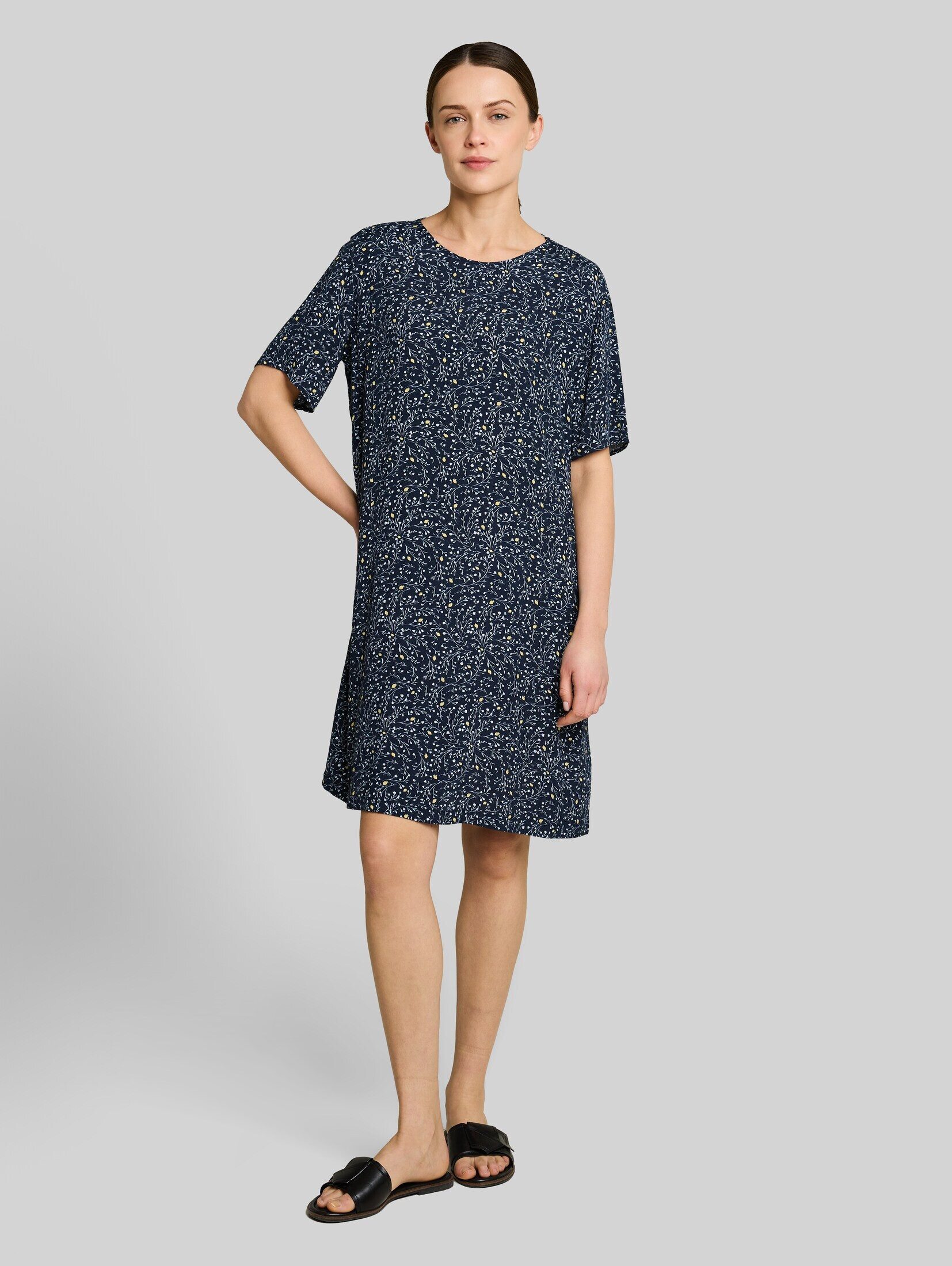 TOM TAILOR Midikleid Kleider & Jumpsuits Loose Fit Kleid mit Cut-Out-Detail