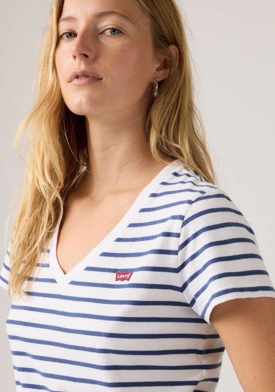 Levi's® V-Shirt PERFECT VNECK mit Mini-Batwing-Logostickerei – Bild 4 von 5