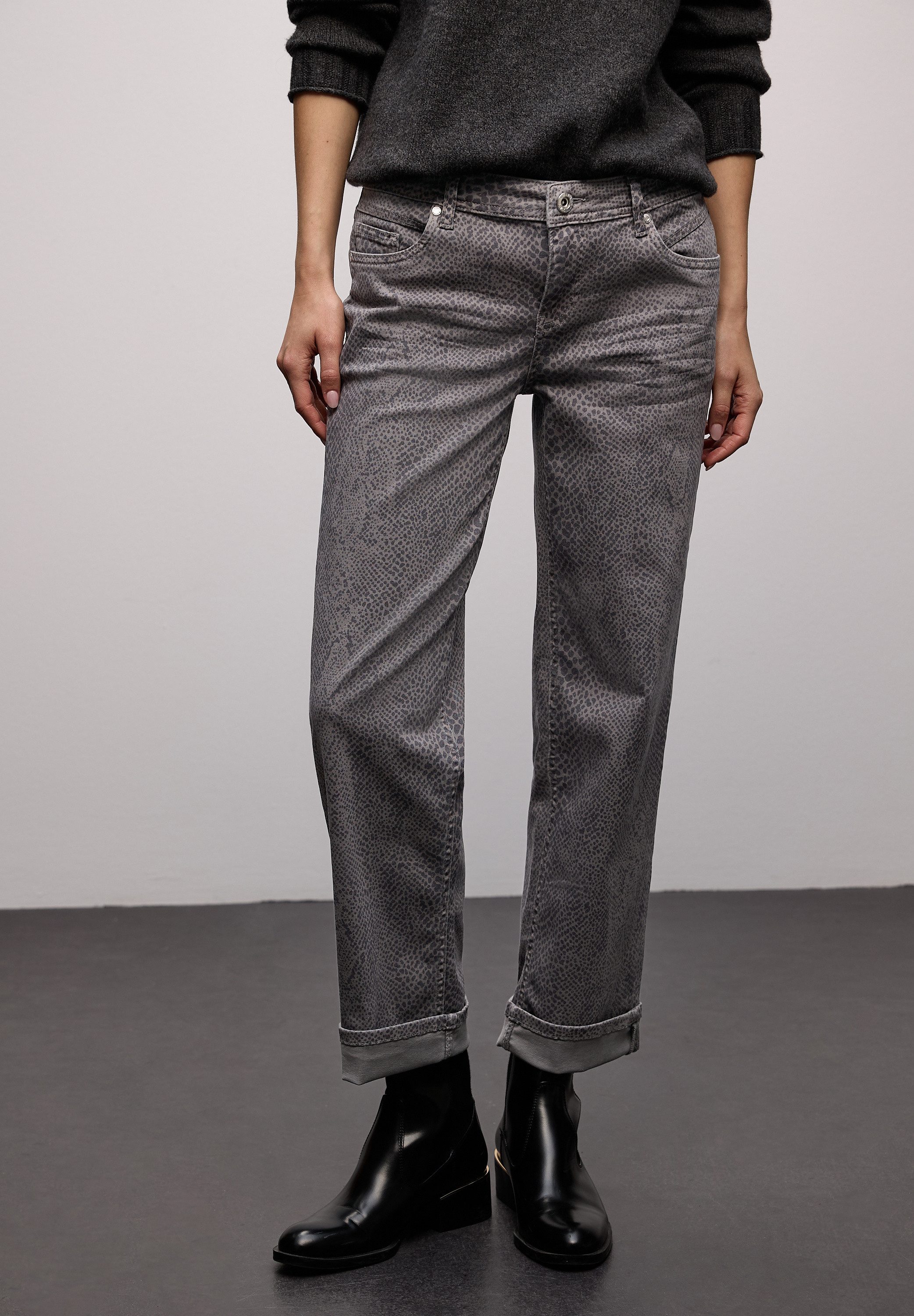 STREET ONE 5-Pocket-Jeans Graue Waschung, trendiger Snake Print