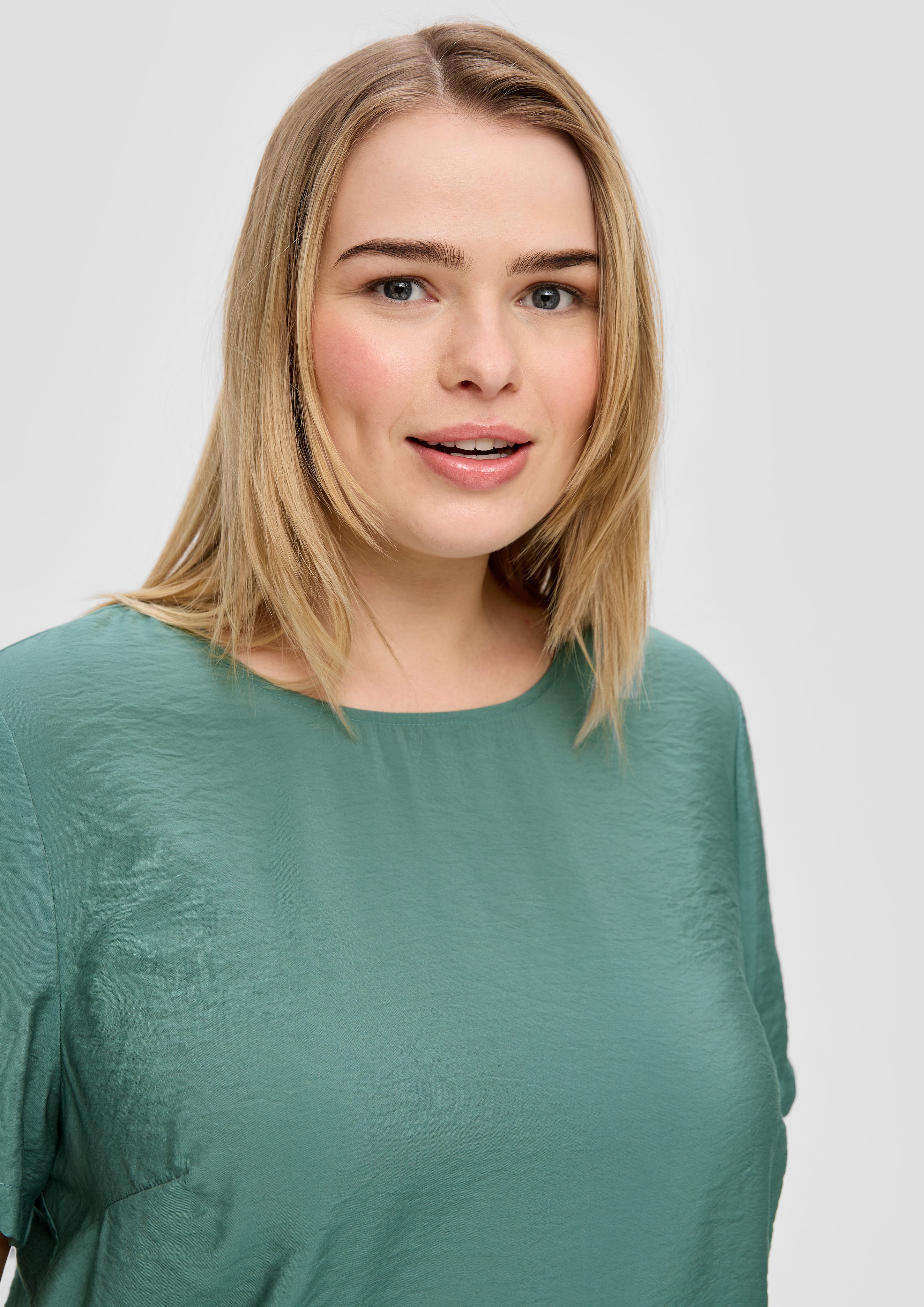 s.Oliver Kurzarmbluse Gemusterte Viskosebluse in O-Shape günstig online kaufen