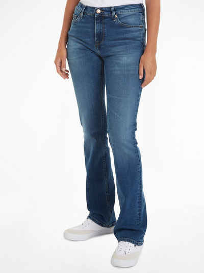 Tommy Jeans Bootcut-Jeans Maddie mit Tommy Jeans Markenlabel & Badge
