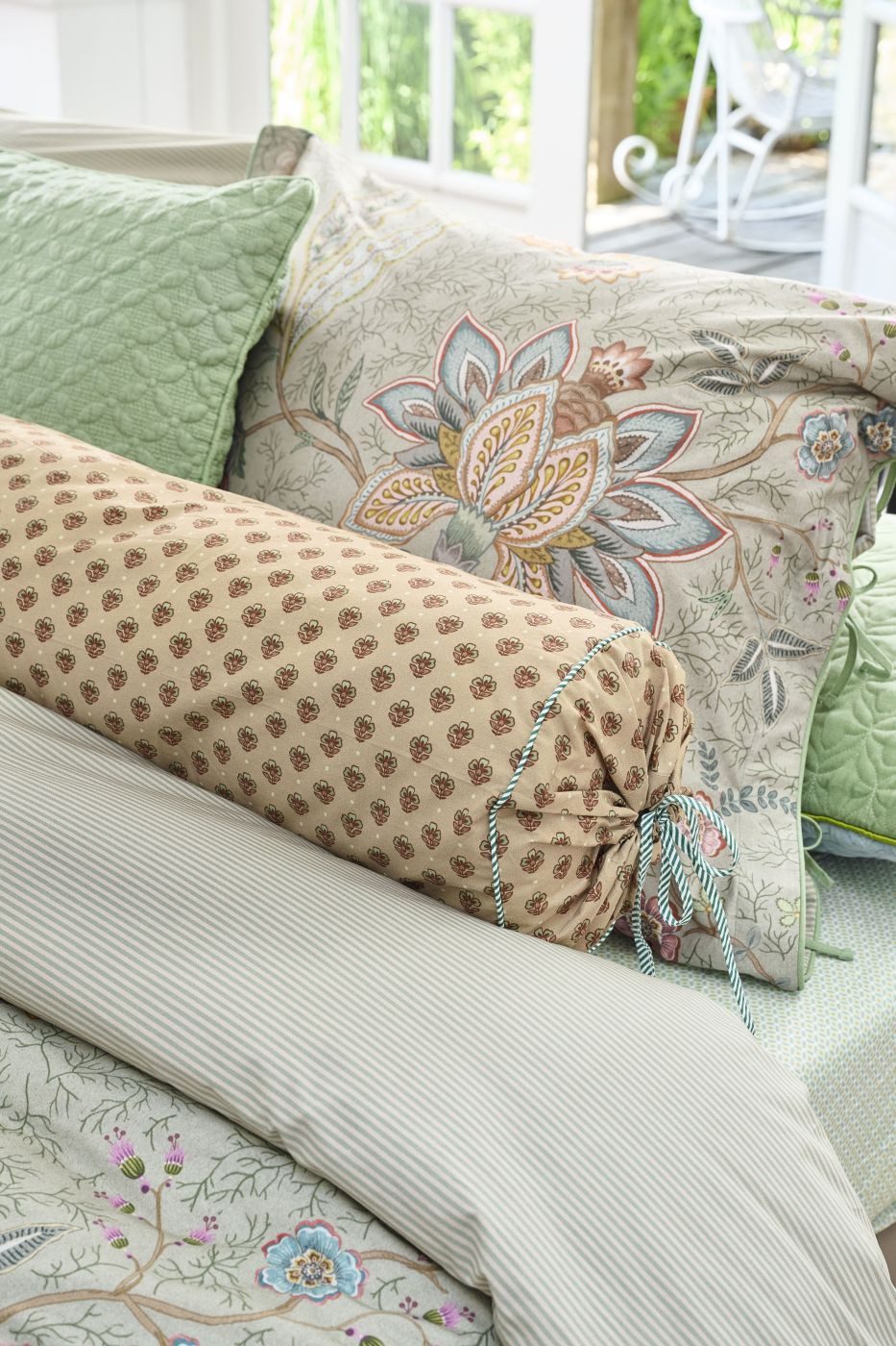 PiP Studio Dekokissen Dekokissen PIP Jaipur Flower Green 22x70 Grün, 22 x 70 cm