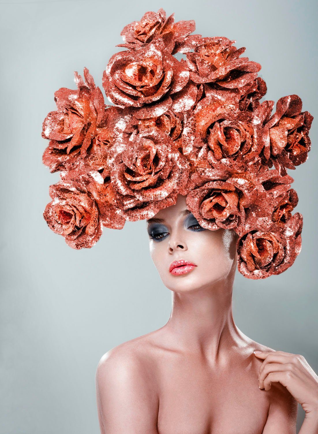 queence Acrylglasbild Frau mit Blumenhut, Bilder von Frauen, Blumen, Fashion, Frau, Kunst, Fine Art-Print in Galeriequalität