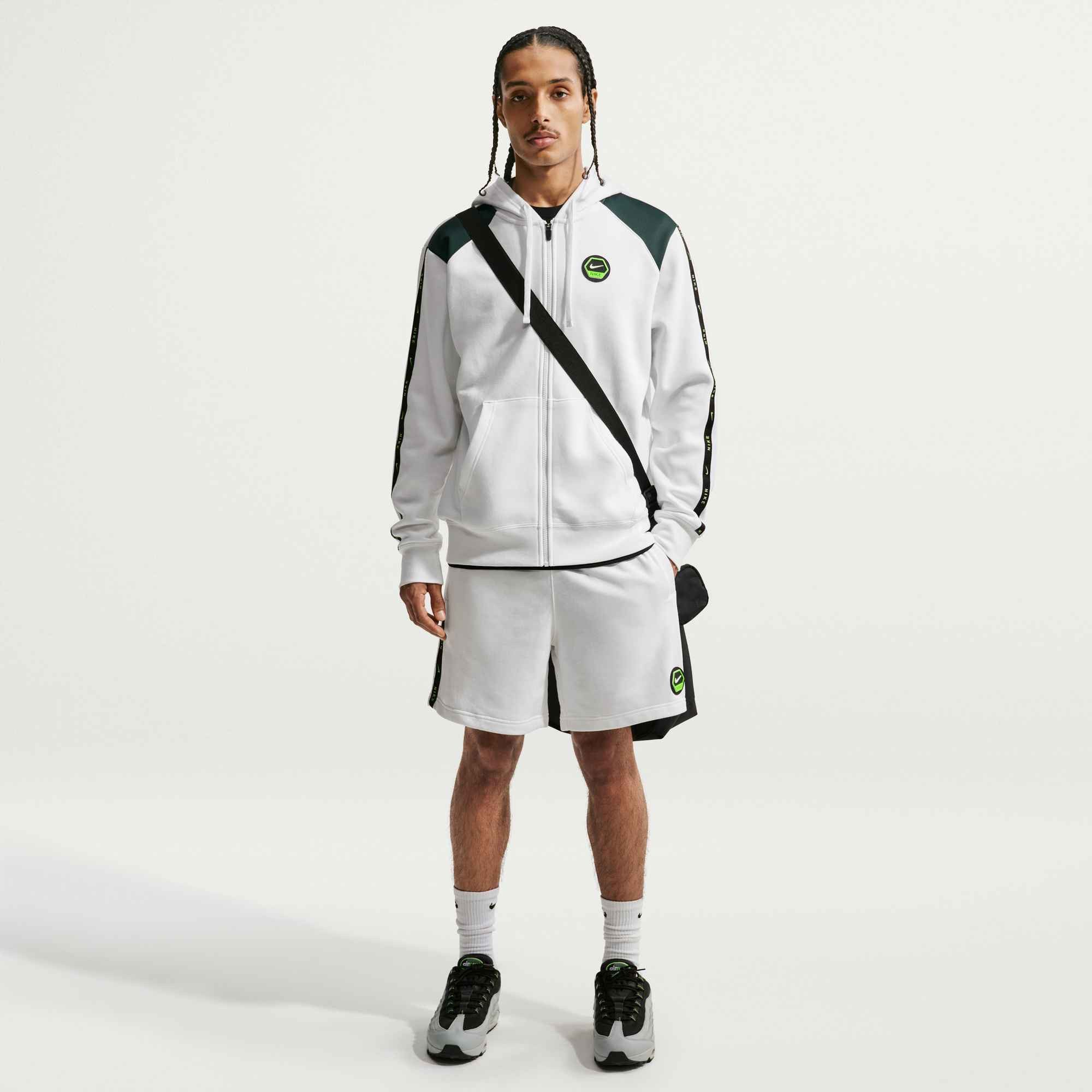 Nike Sportswear Shorts M NSW CS SHORT FLC FT aus Baumwolle und Polyester, bequeme Passform