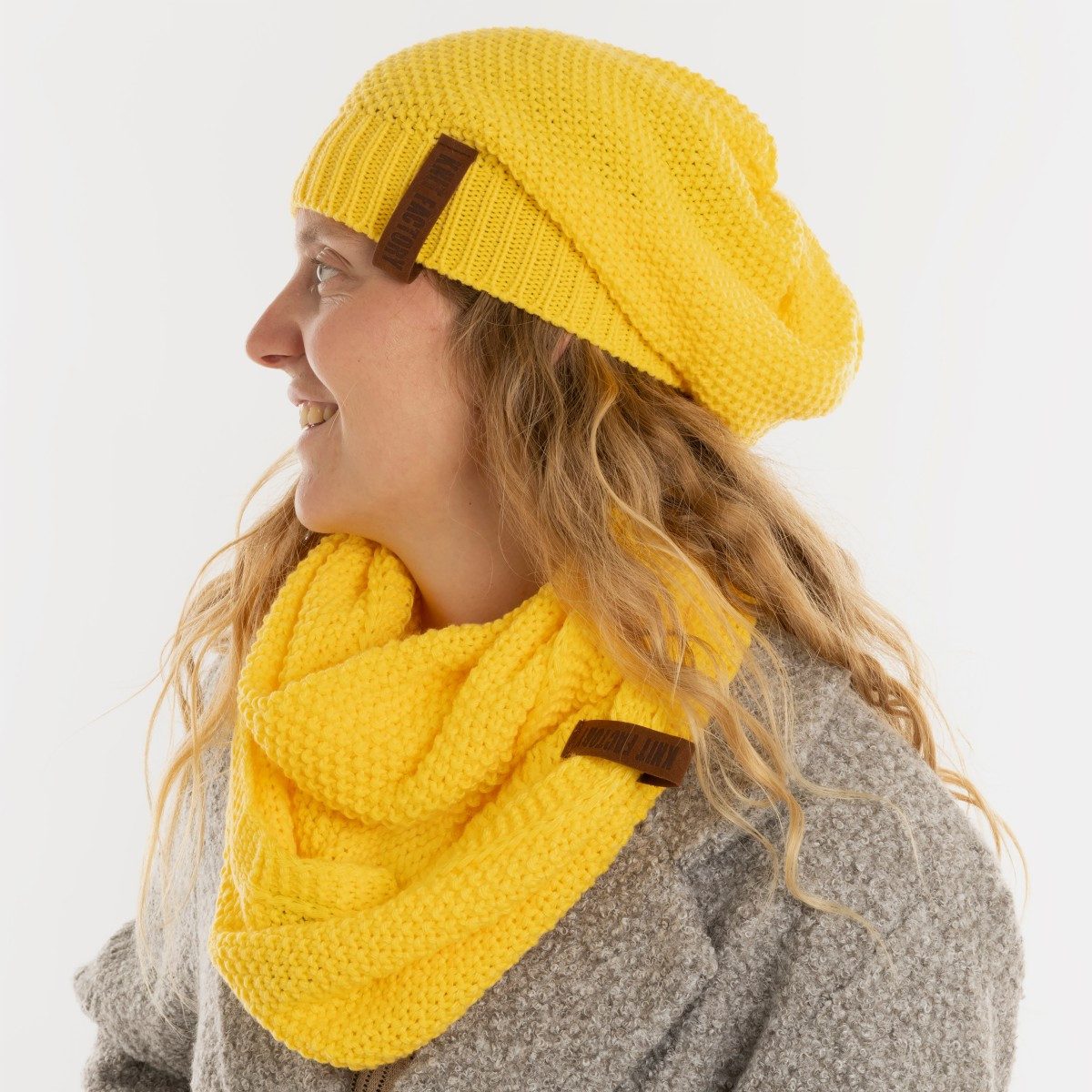 Knit Factory Strickmütze Coco Mütze Canario Yellow One Size (Set, 1-St., Spar-Set) mütze damen jungen herren set winter herbst beanie Strick sale warm