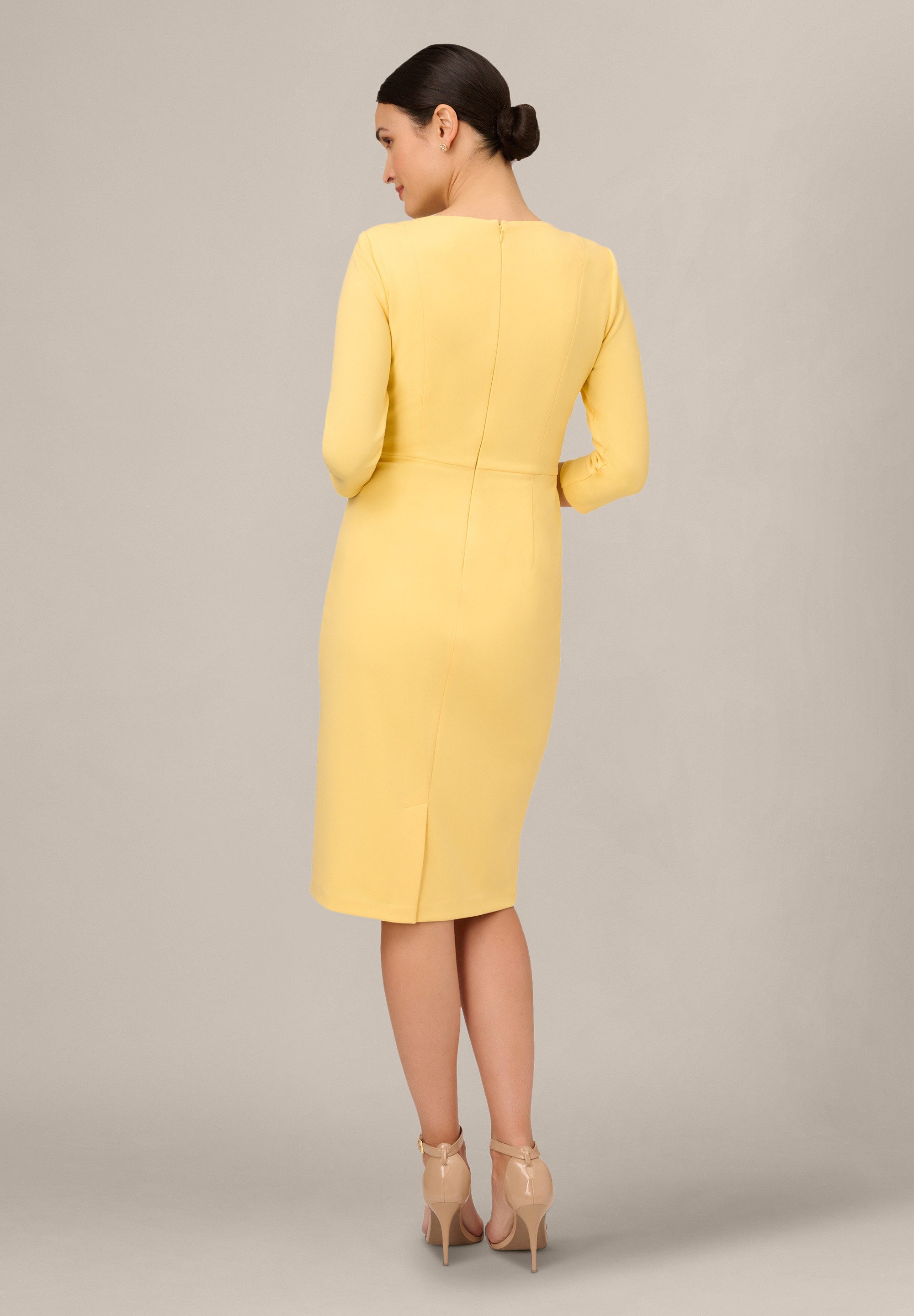 Adrianna Papell Abendkleid Knit Crepe Tie Waist Sheath Edel, schlicht, zeitlose Eleganz