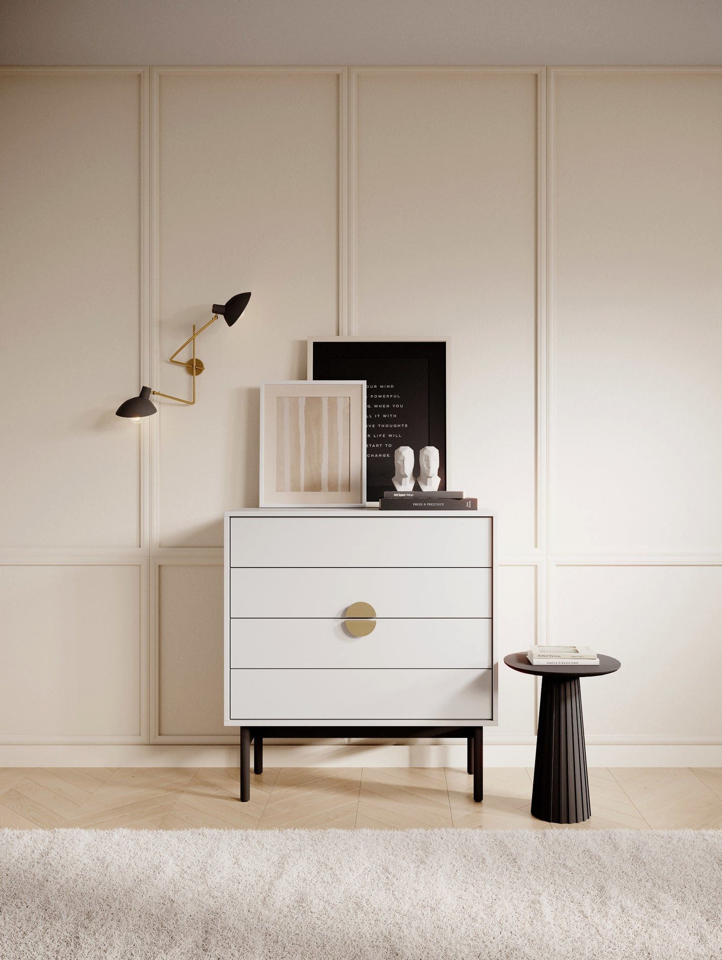Selsey Kommode STOON II, Vier Schubladen, zeitloses Weiß, elegante Kombigriffe in Gold.