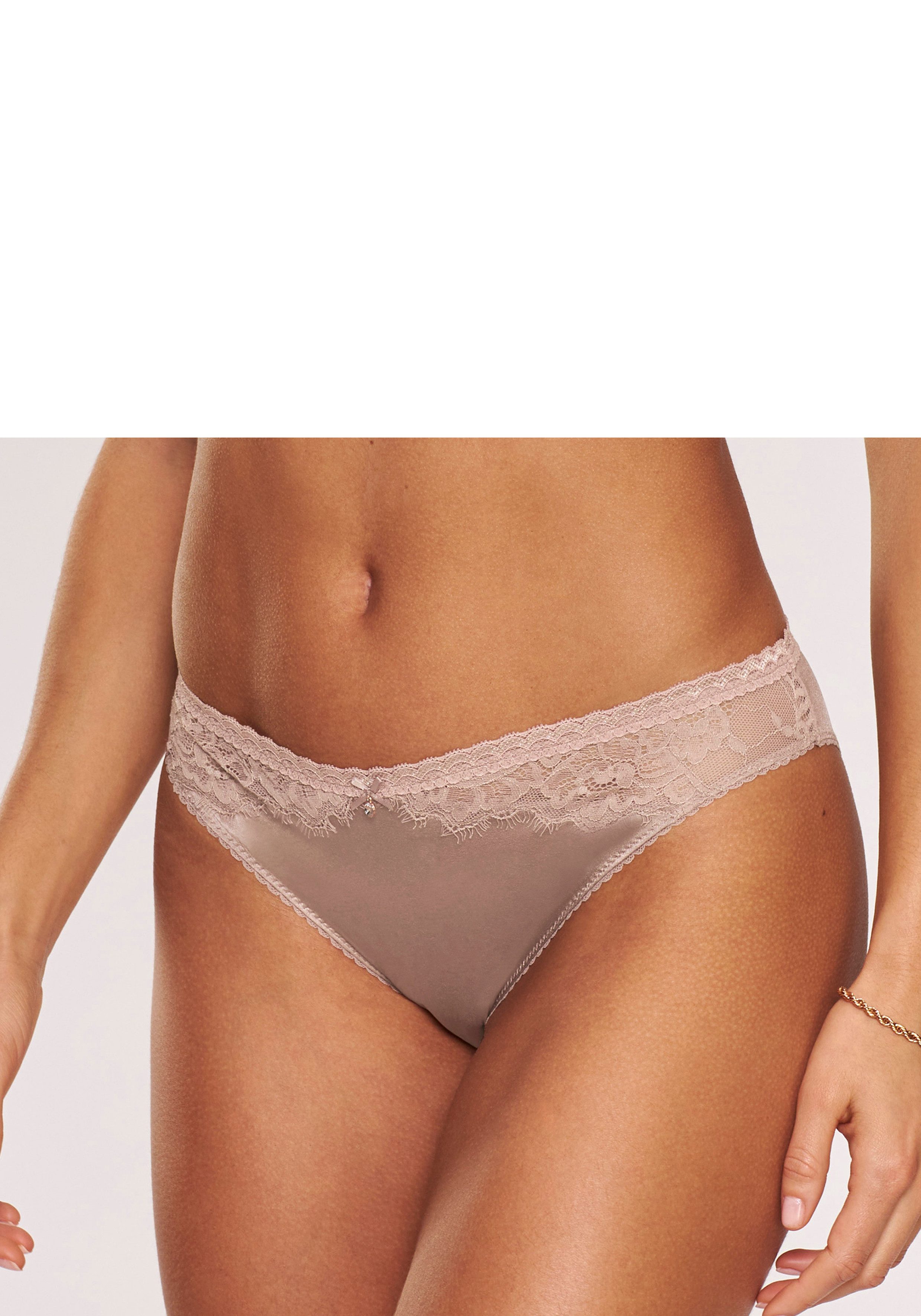 LASCANA Slip Alana mit hohem Seidenanteil und edler Spitze