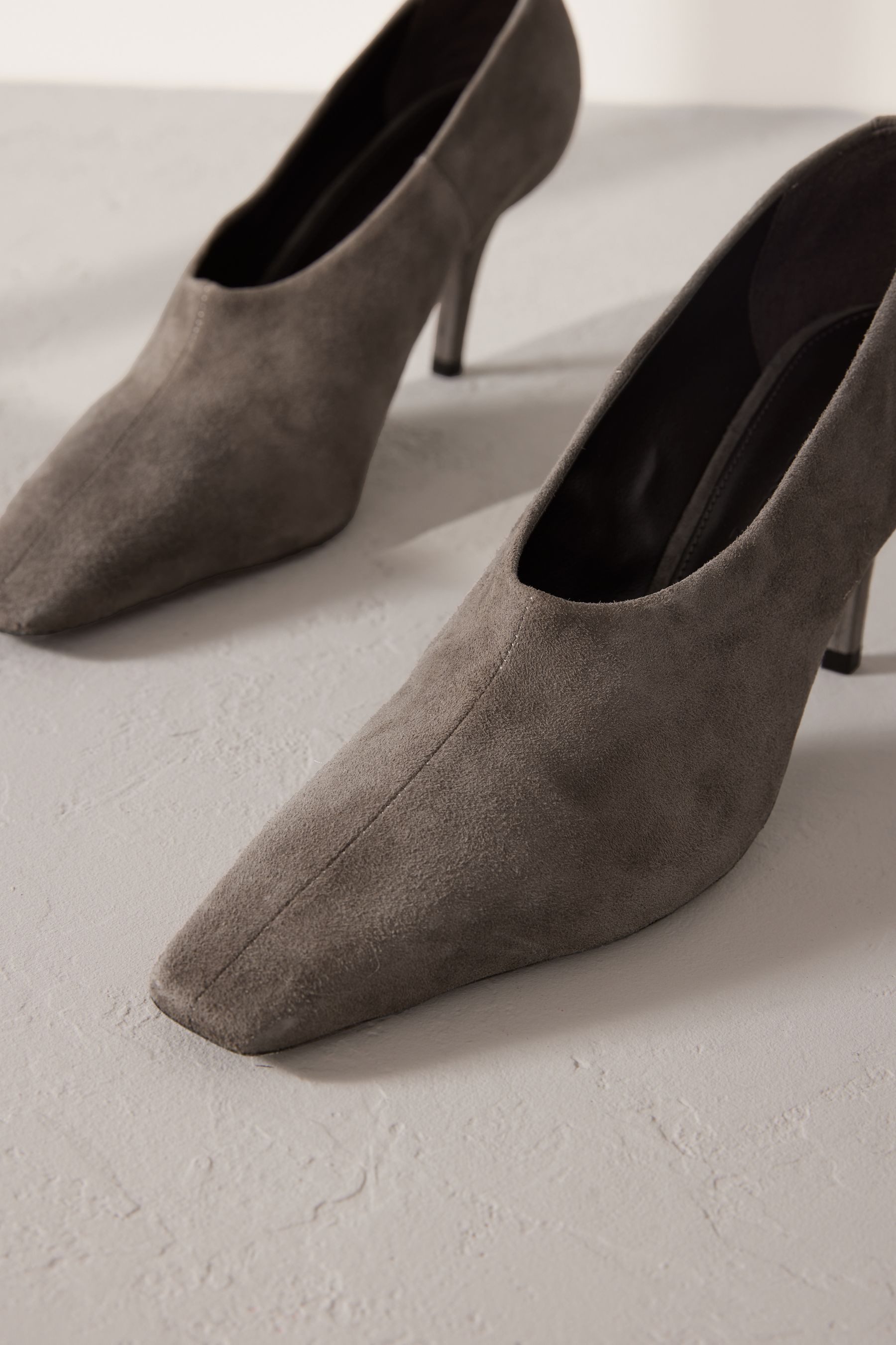 Next Hohe Signature Pumps aus Leder günstig online kaufen