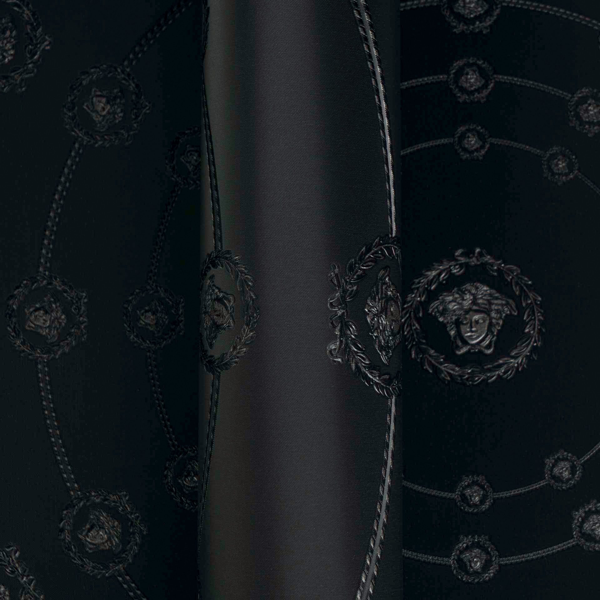 Versace Vliestapete Versace 6 I Love Baroque –, geprägt, 3D-Optik, Barock, Motiv, (1 St), Geometrisches Kreisdesign mit edlem Glanz & fein strukturierter Optik