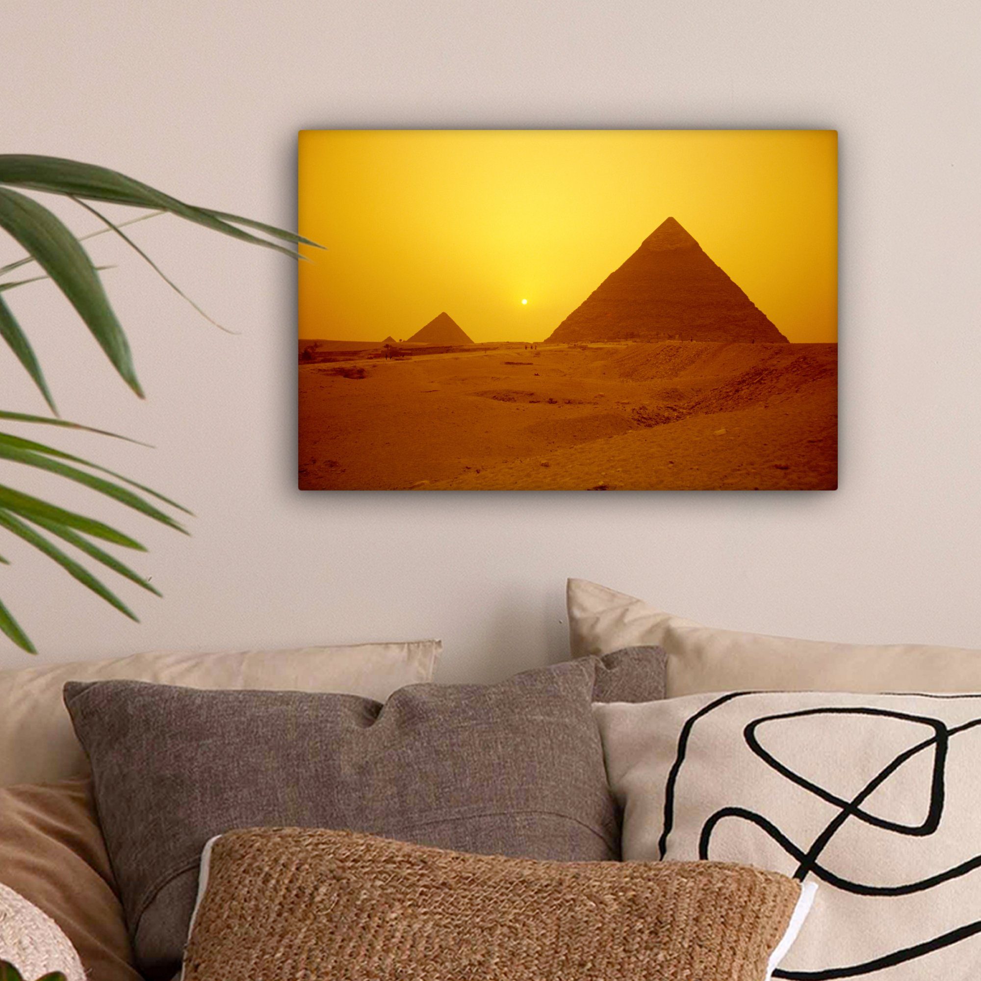 OneMillionCanvasses® Leinwandbild Sonnenuntergang über den Aufhängefertig, 30x20 Pyramiden, cm St), Wanddeko, Leinwandbilder, (1 Wandbild