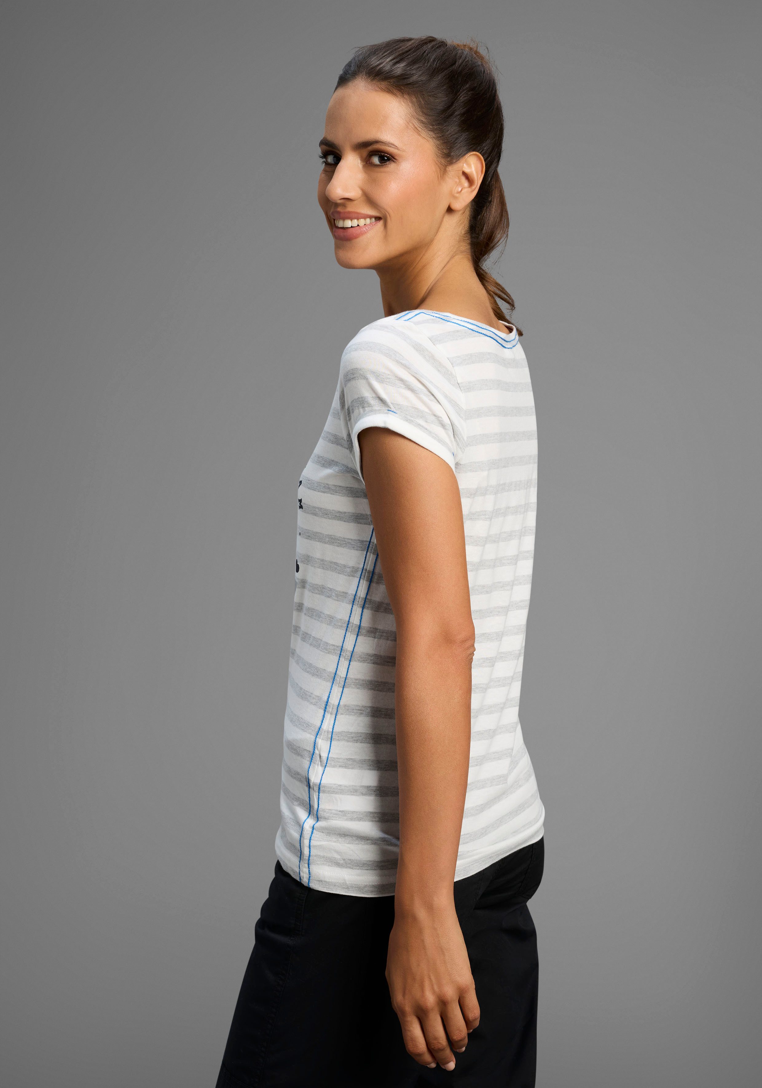 KangaROOS Print-Shirt Kurzarm, figurbetonter Schnitt, mit Metallic-Print