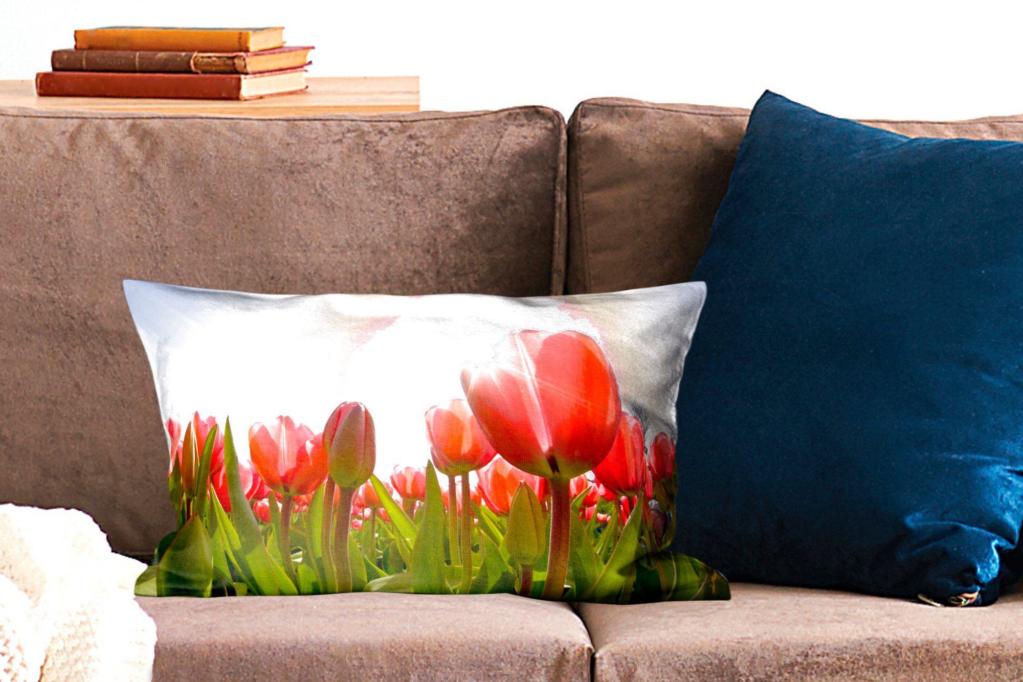 MuchoWow Dekokissen Rote und Wohzimmer Tulpen Dekoration, das Zierkissen, Füllung, mit Sonnenlicht, Dekokissen Schlafzimmer