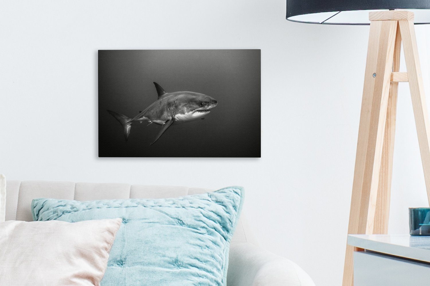 OneMillionCanvasses® Leinwandbild Ein großer Wanddeko, weiß, und schwarz (1 - St), in Hai Aufhängefertig, weißer 30x20 Wasser Leinwandbilder, Wandbild cm dunklem