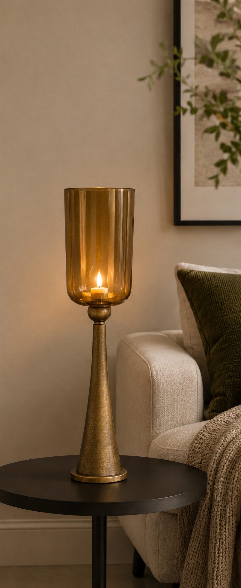 finehomegarden Bodenwindlicht Kerzenständer Gold mit Glas Hurricane Windlicht Metall & Glas H78cm (1 St), Eleganter Boden-Kerzenhalter für Wohnzimmer, Flur & Eventdekoration