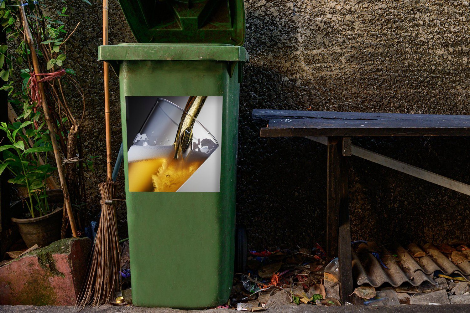 Sticker, vom Container, auf Abfalbehälter Hintergrund dunklem MuchoWow Bier Mülleimer-aufkleber, Mülltonne, (1 St), Fass Wandsticker