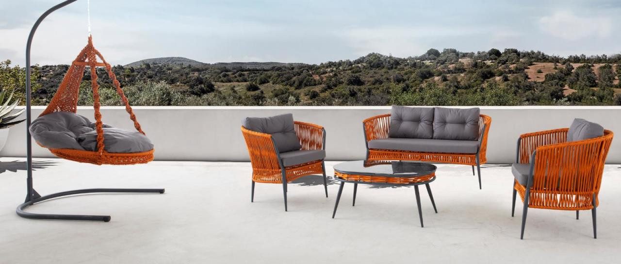 JVmoebel Gartenlounge-Set Beige Gartenmöbel Set: Zweisitzer Sofa, Sessel und Tisch, Made in Europa