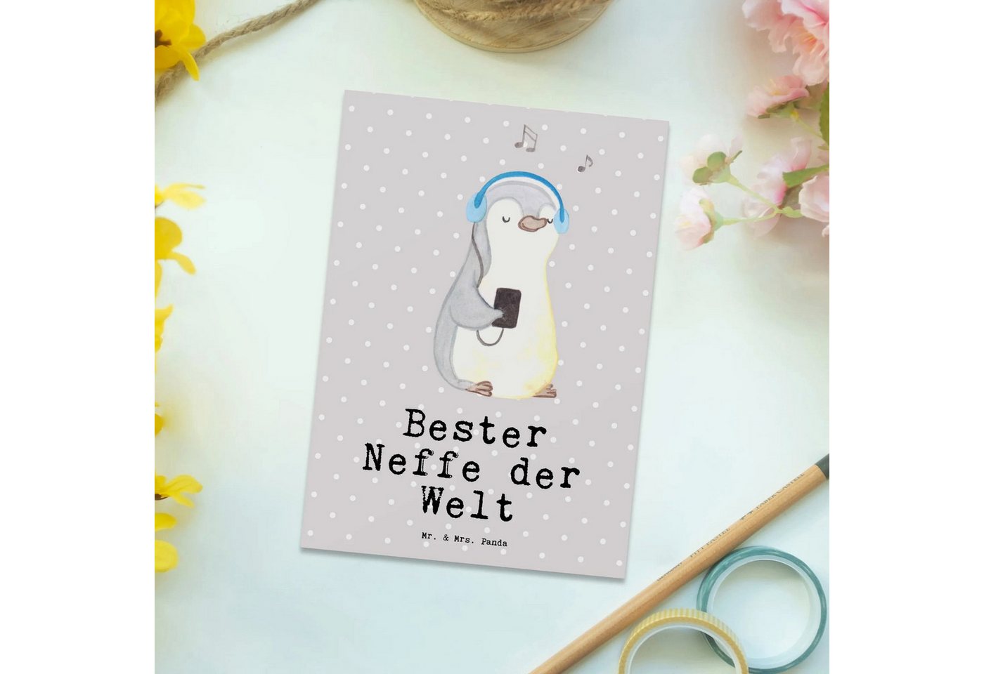 Thumbnail - Mr. & Mrs. Panda Postkarte Pinguin Bester Neffe der Welt - Grau Pastell - Geschenk, Einladungska, Glücksmomente teilen