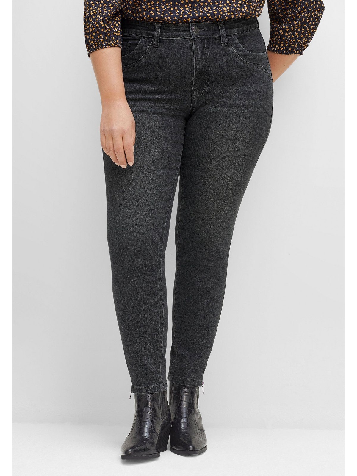 Sheego Stretch-Jeans am mit Saumabschluss Große Größen Zippern