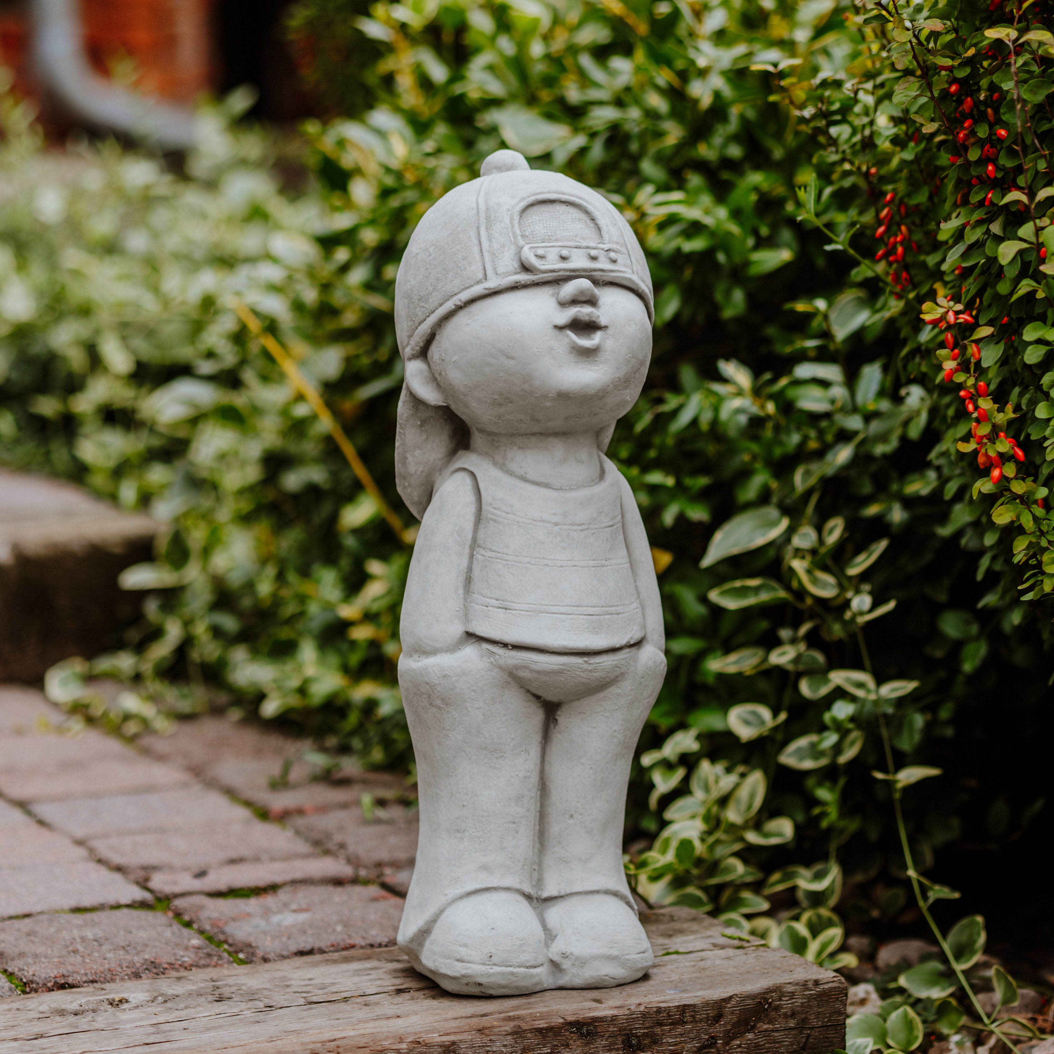 gartendekoparadies.de Gartenfigur Jungen Figur, Steinfigur, H. 52 cm, 16 kg, Frostsicher