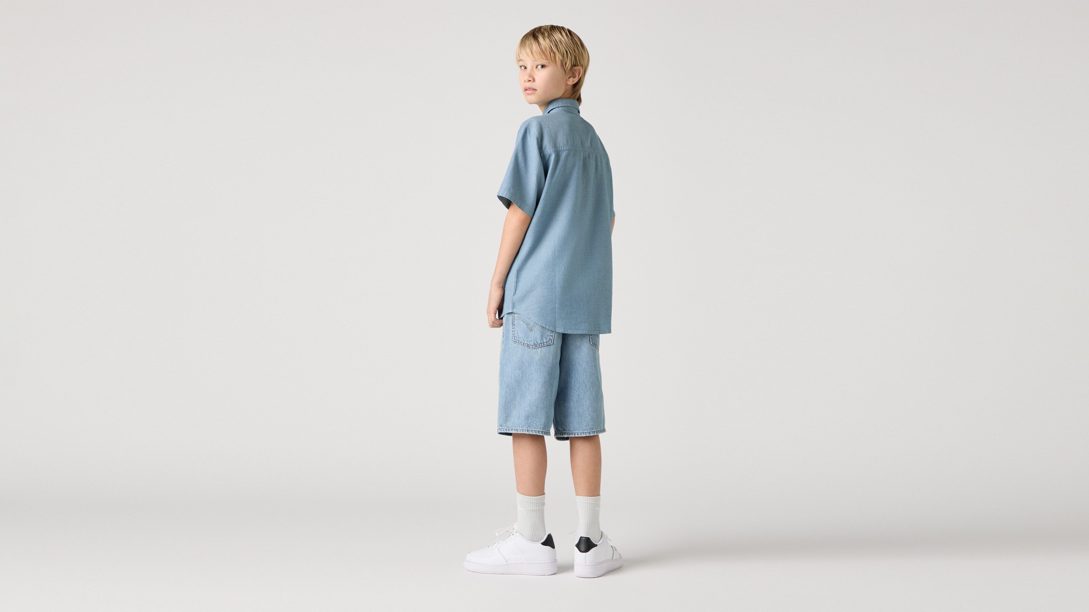 Levi's® Kids Jeansshorts aus robustem Baumwolldenim – Bild 4 von 5
