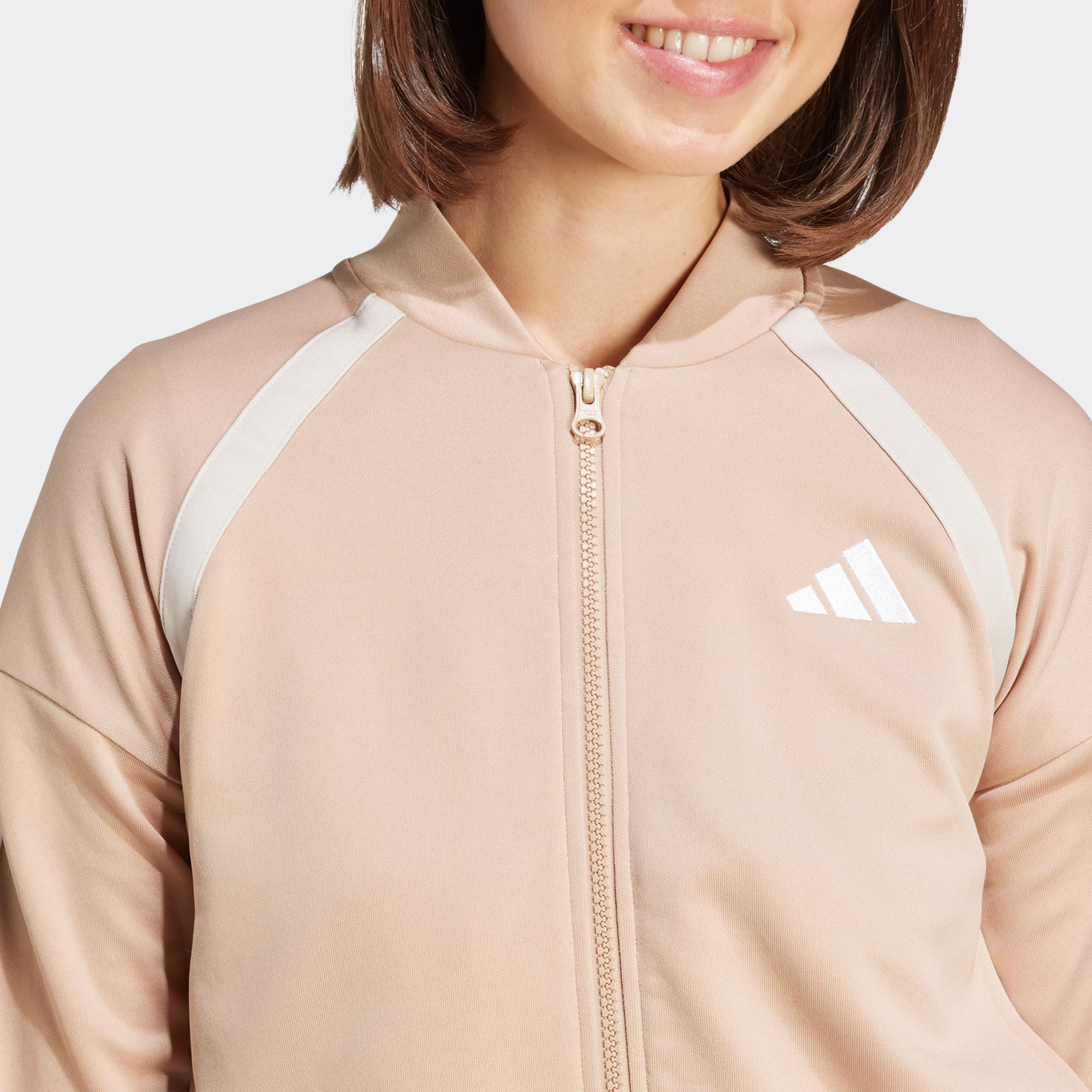 adidas Sportswear Trainingsanzug TEAMSPORT (2-tlg), Jacke schmal geschnitten; Hose regulär geschnitten, hoher Bund