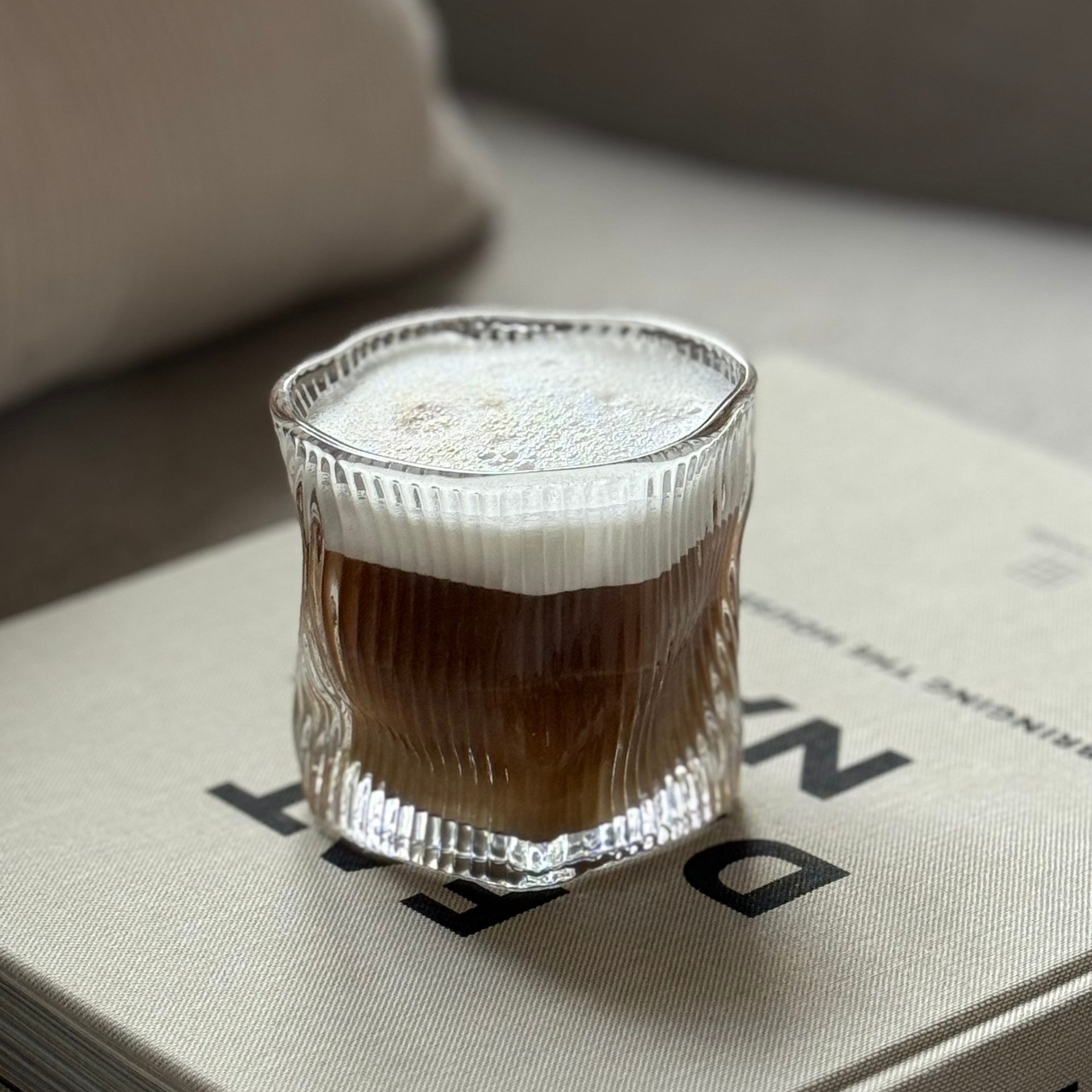 Zoha Gläser-Set Diamond Stripe Gläser 200/ 280 ml Set – Trinkgläser, Kaffeeglas, 4-tlg., ideal für Tee, Kaffee, Iced Coffee oder Saft