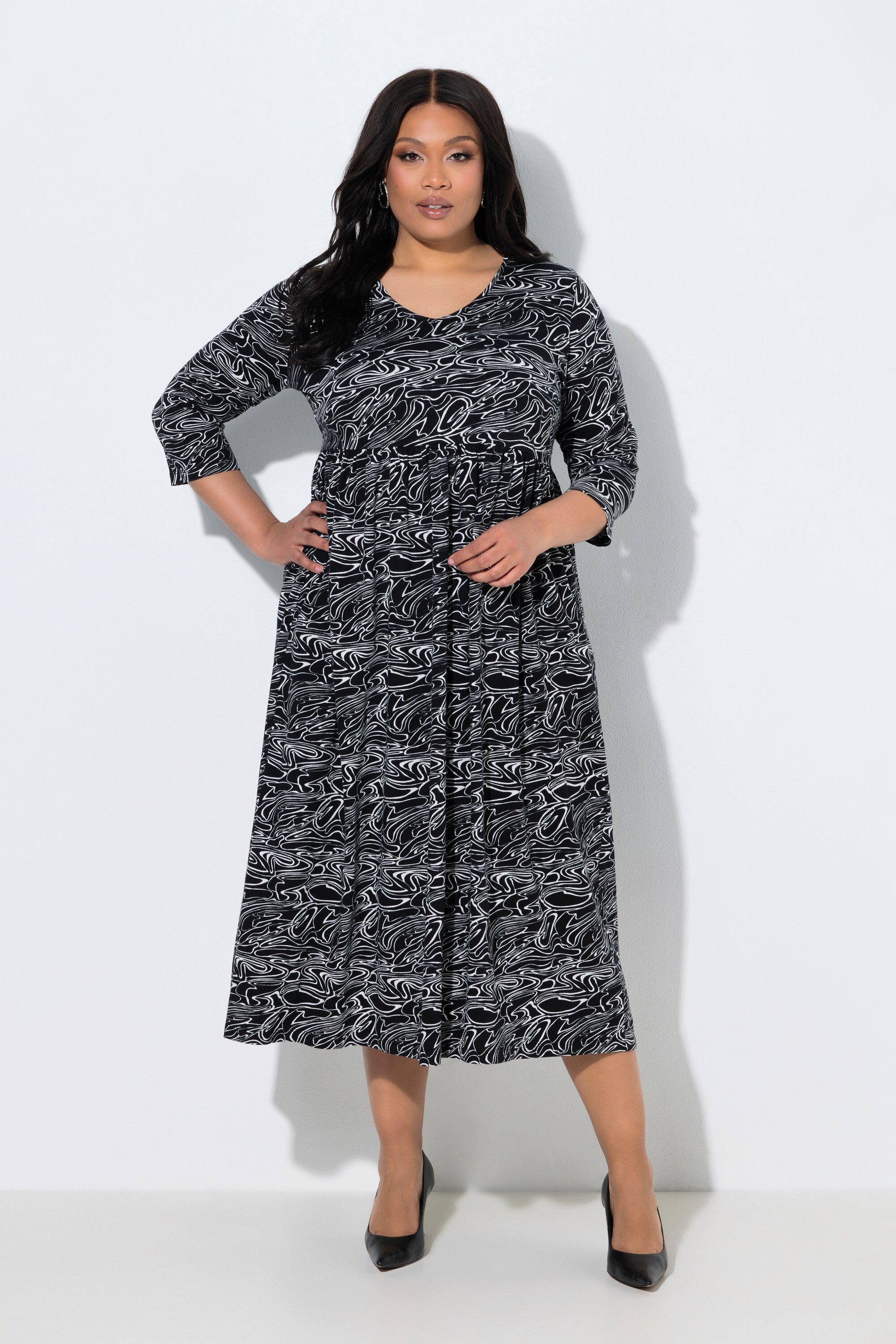 Ulla Popken Maxikleid Maxikleid bedruckt V-Ausschnitt 3/4-Arm Taschen