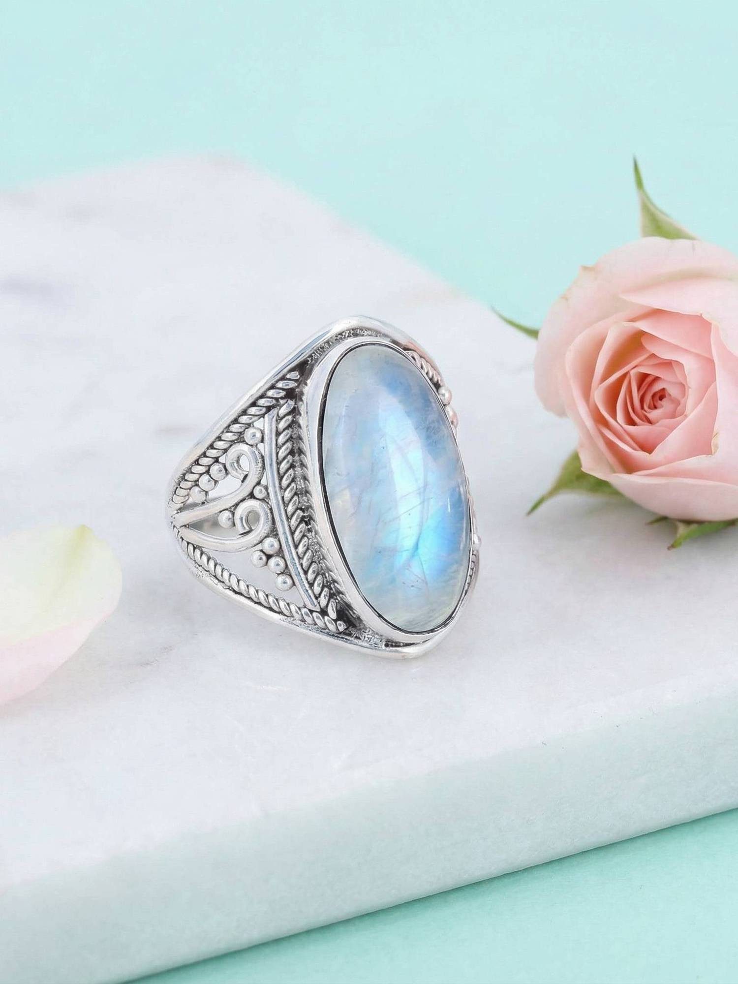 mantraroma Silberring DAHAB oval groß aus 925 Silber mit Regenbogen Mondstein (Ring mit Schmuckbeutel), Damenring aus 925er Silber