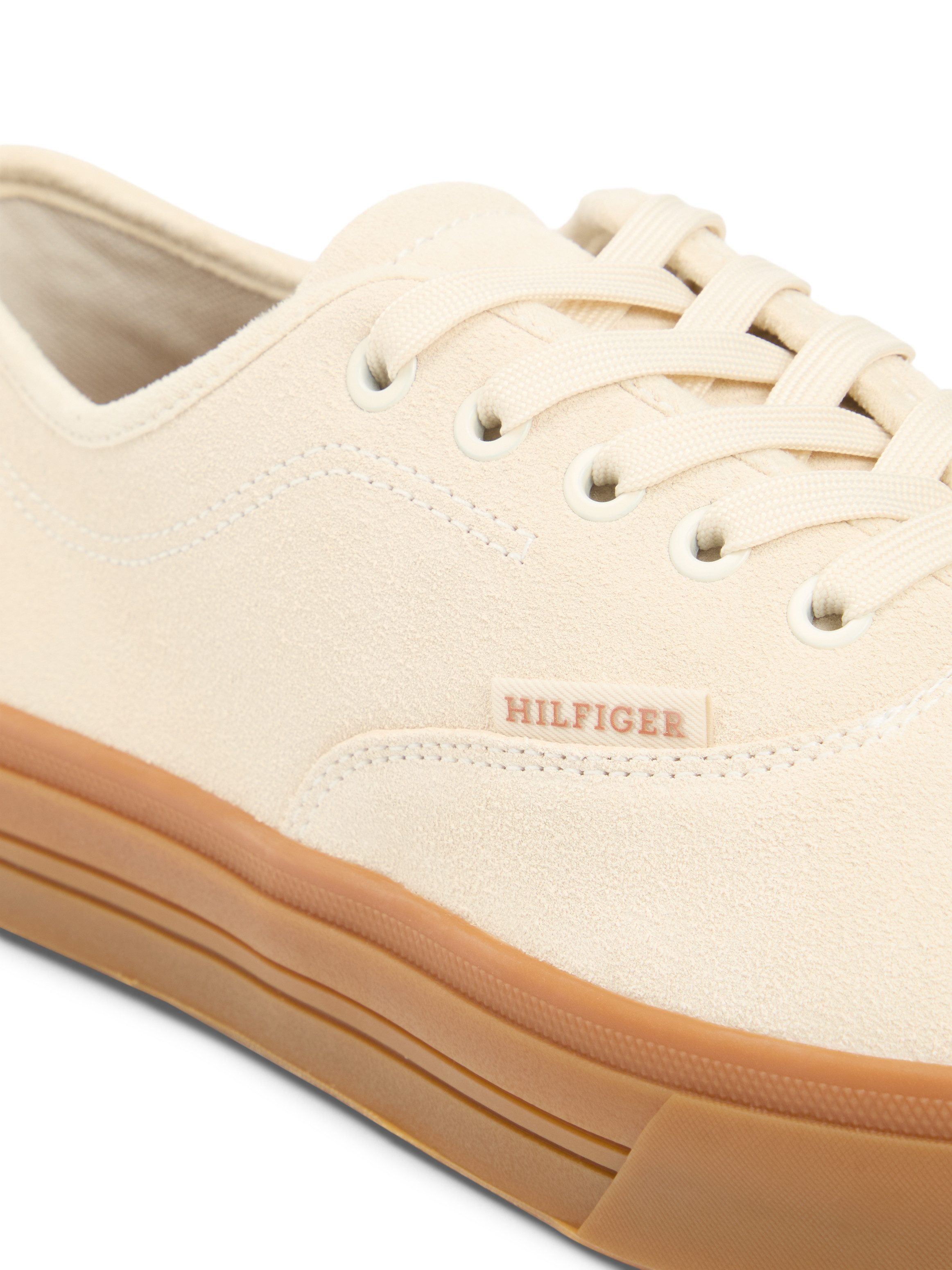 Tommy Hilfiger TH VULC CUP SUEDE Sneaker Freizeitschuh, Halbschuh, Schnürschuh mit honigfarbener Plateausohle