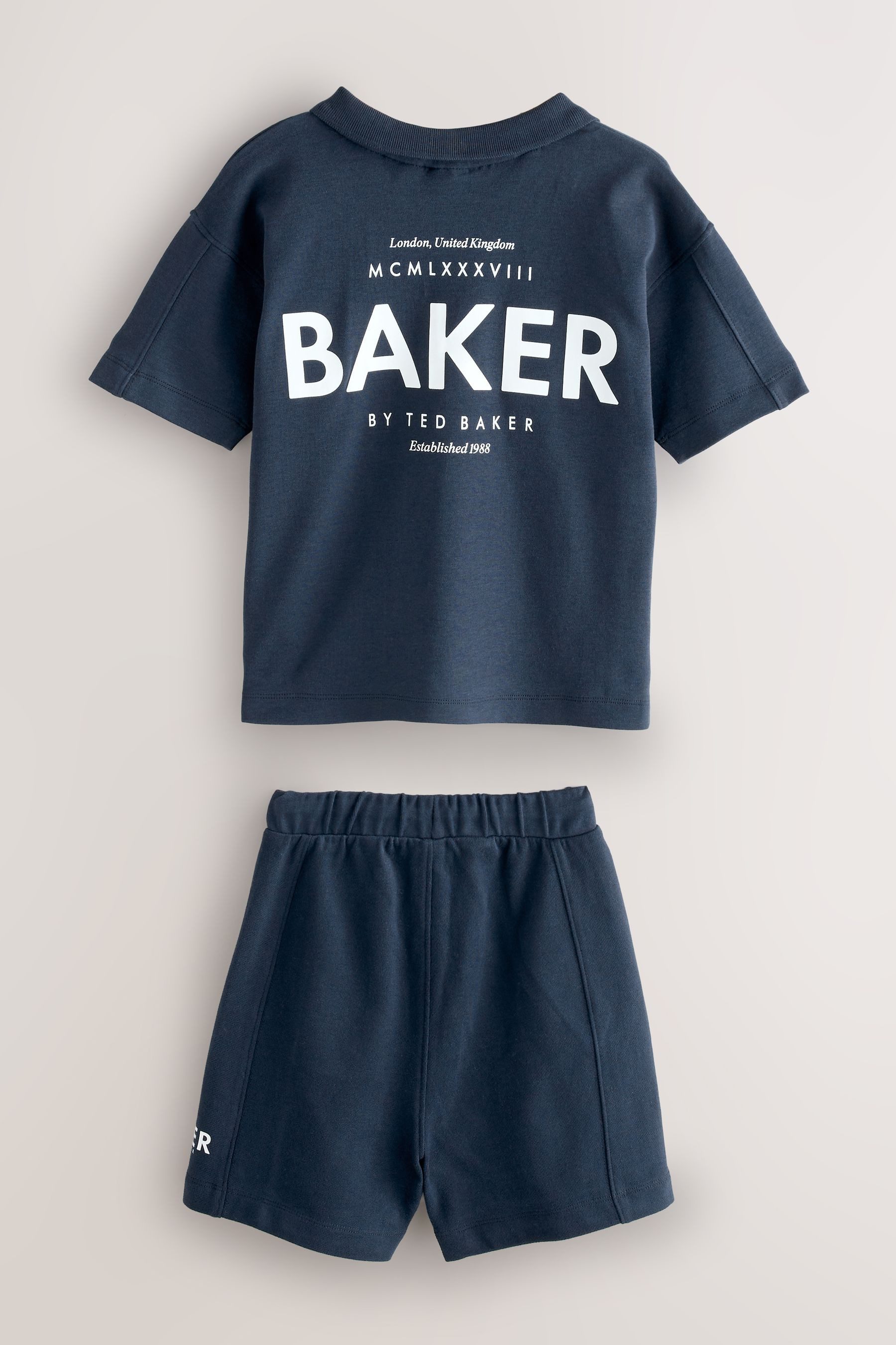 Baker by Ted Baker Shirt & Shorts Baker by Ted Baker Poloshirt und Shorts im Set (2-tlg)