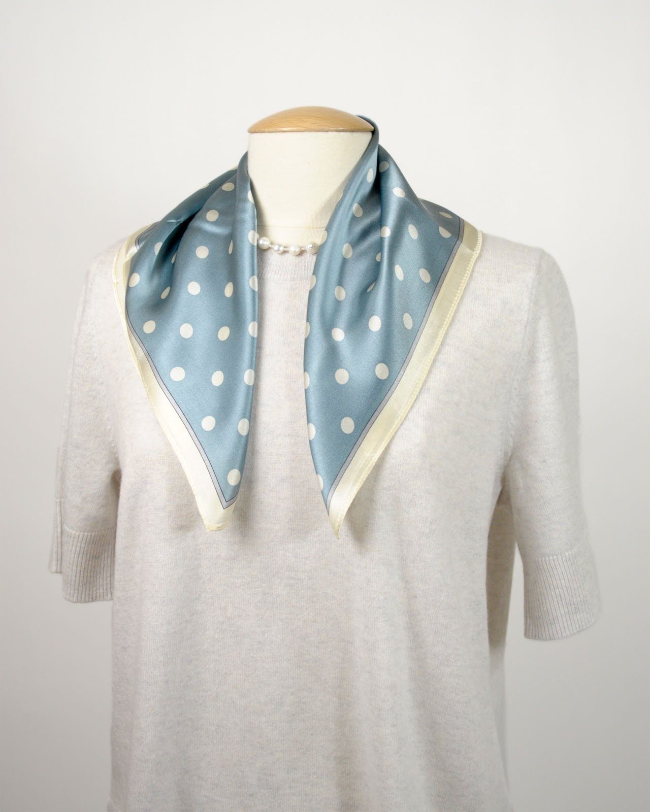 MayTree Seidentuch quadratisch, kleine Punkte 53x53 cm, Nickituch, Bandana, (Stück), 100% Seide