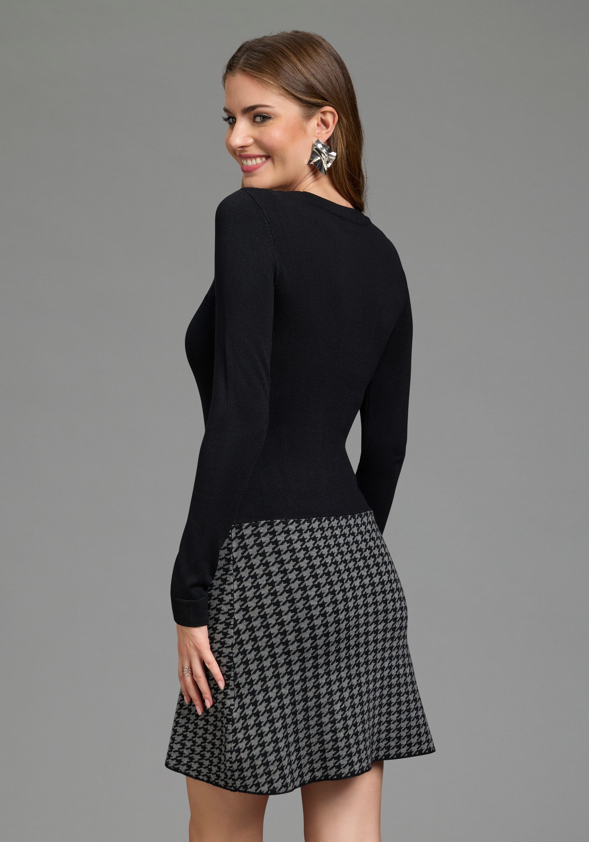 Melrose Strickkleid für Partys, figurbetont mit trendy Jacquard Muster – Bild 2 von 5