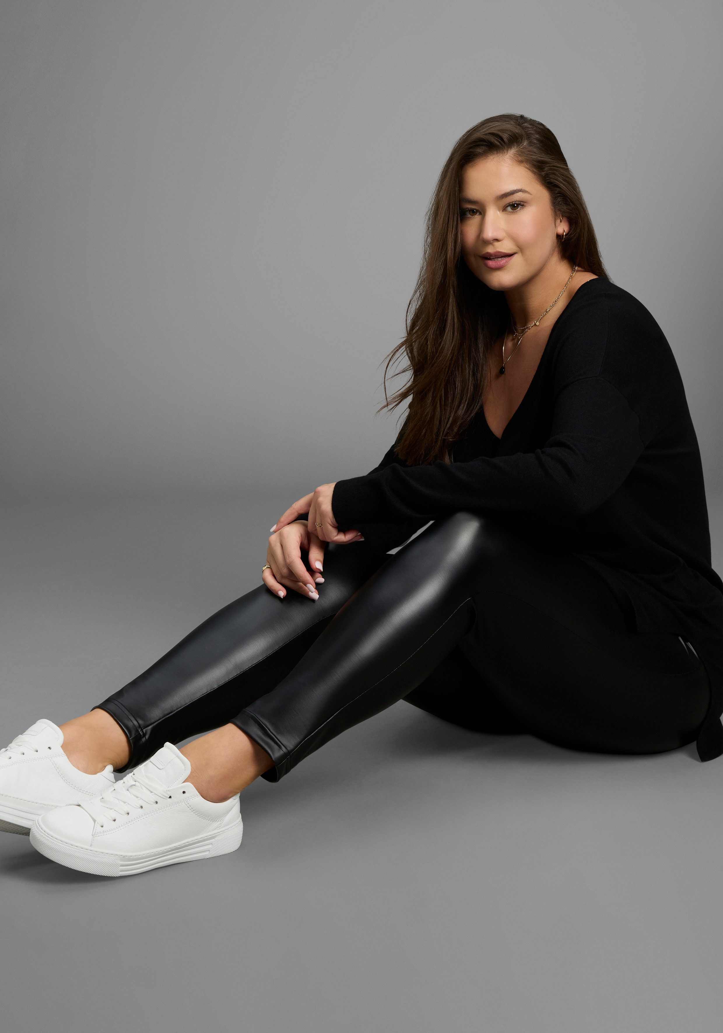 Laura Scott CURVE Lederimitathose Große Größen aus elastischer Ware – Bild 5 von 5
