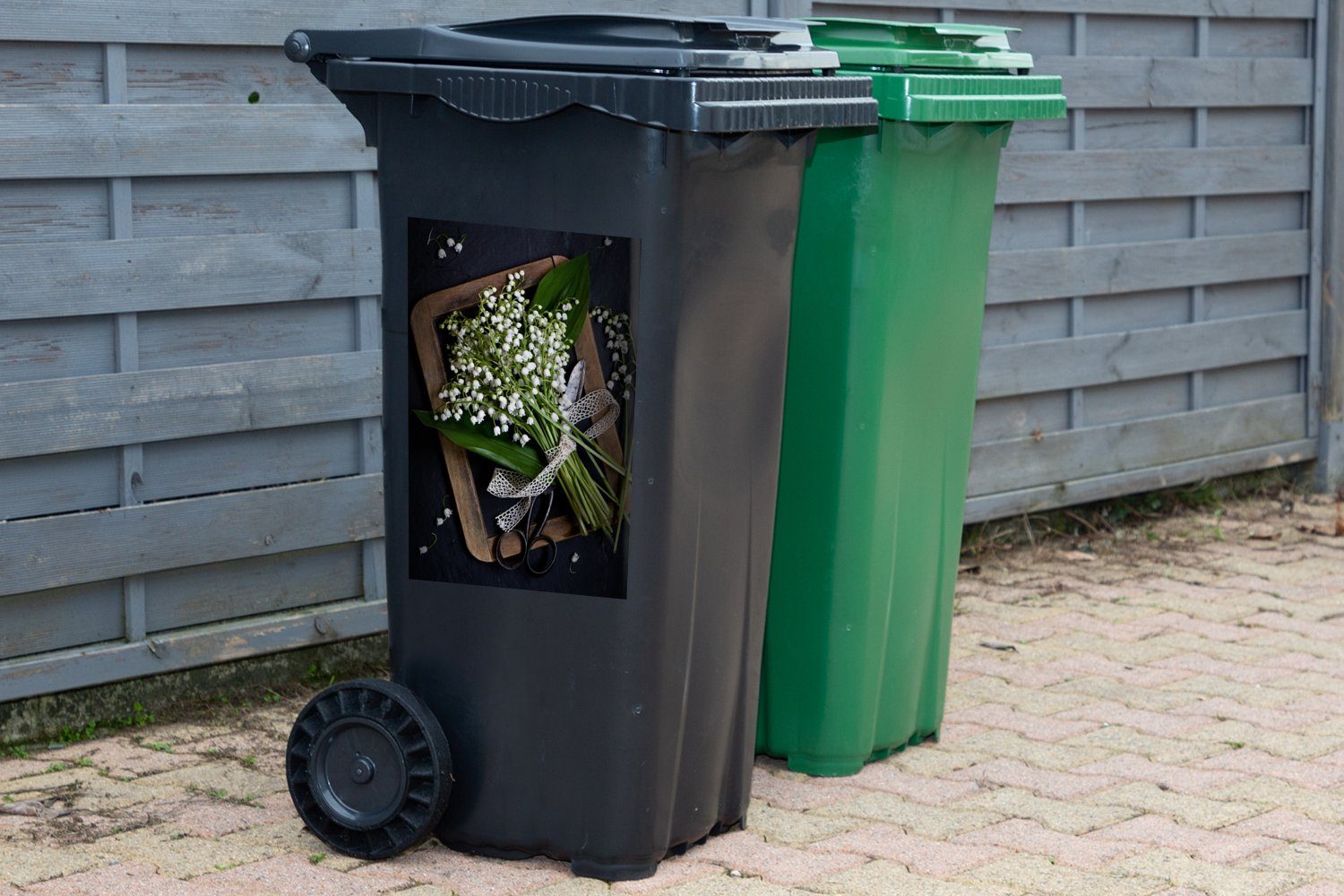 Mülltonne, St), MuchoWow Strauß Ein Maiglöckchen Mülleimer-aufkleber, Abfalbehälter Wandsticker (1 Container, Sticker,